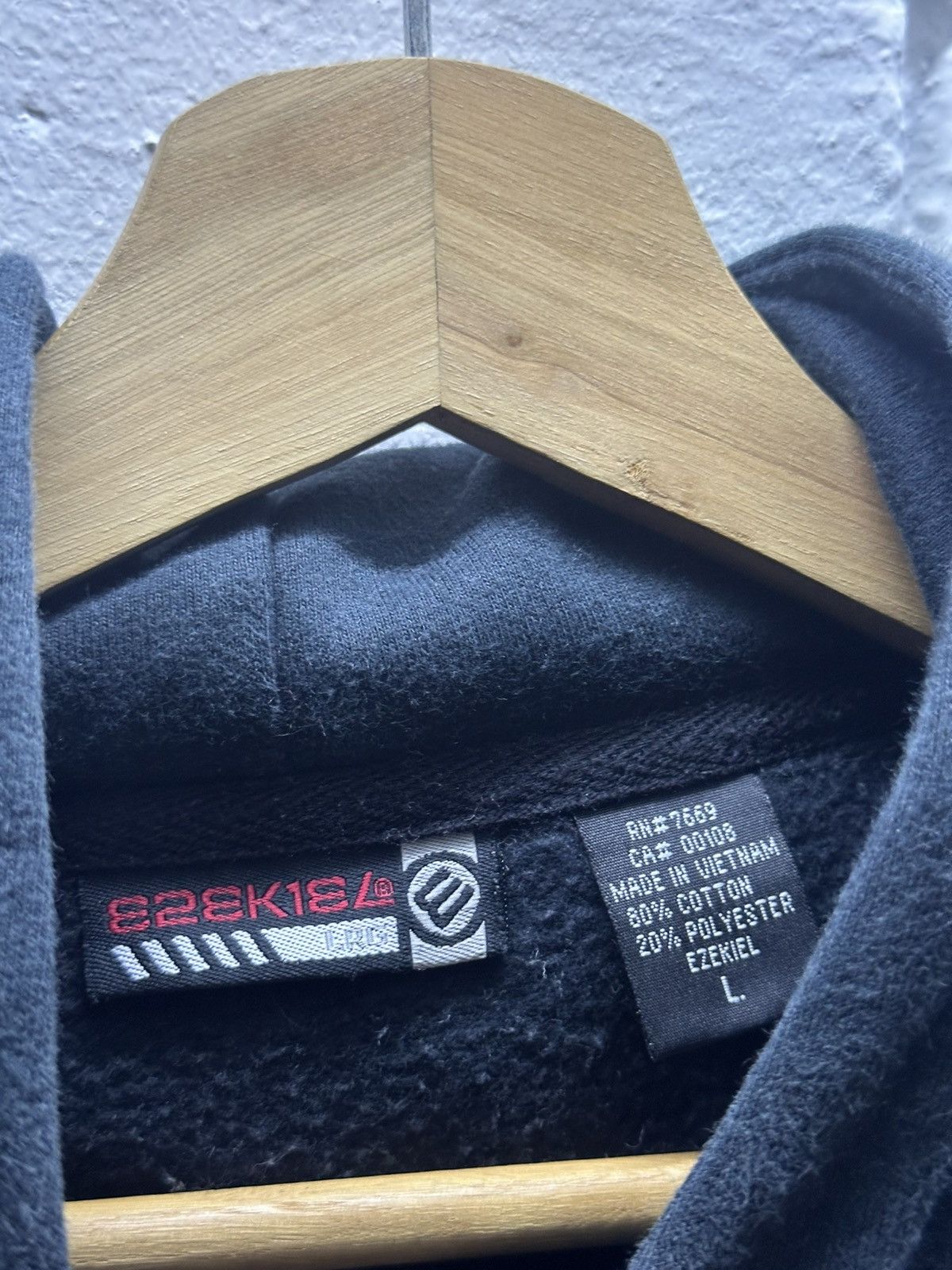 Vintage Vintage Ezekiel Skateboard All Star Hoodie/Sweatshirt Size US XL / EU 56 / 4 - 7 Thumbnail