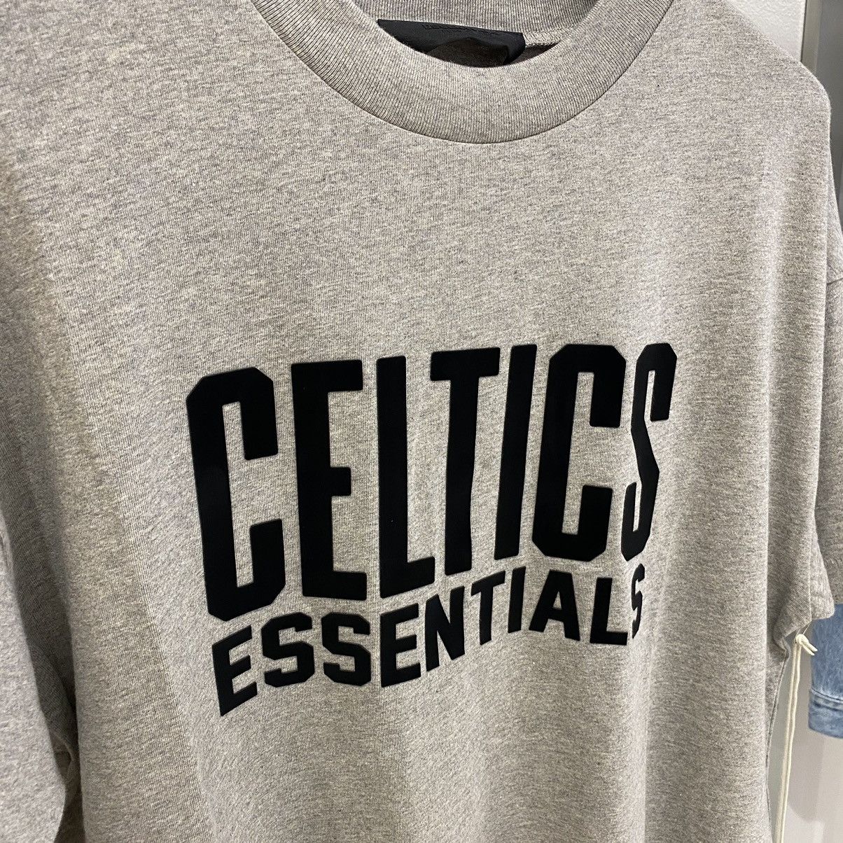 Essentials × NBA Fear of God Essentials x NBA Celtics Tee Warm Heather Size US S / EU 44-46 / 1 - 2 Thumbnail