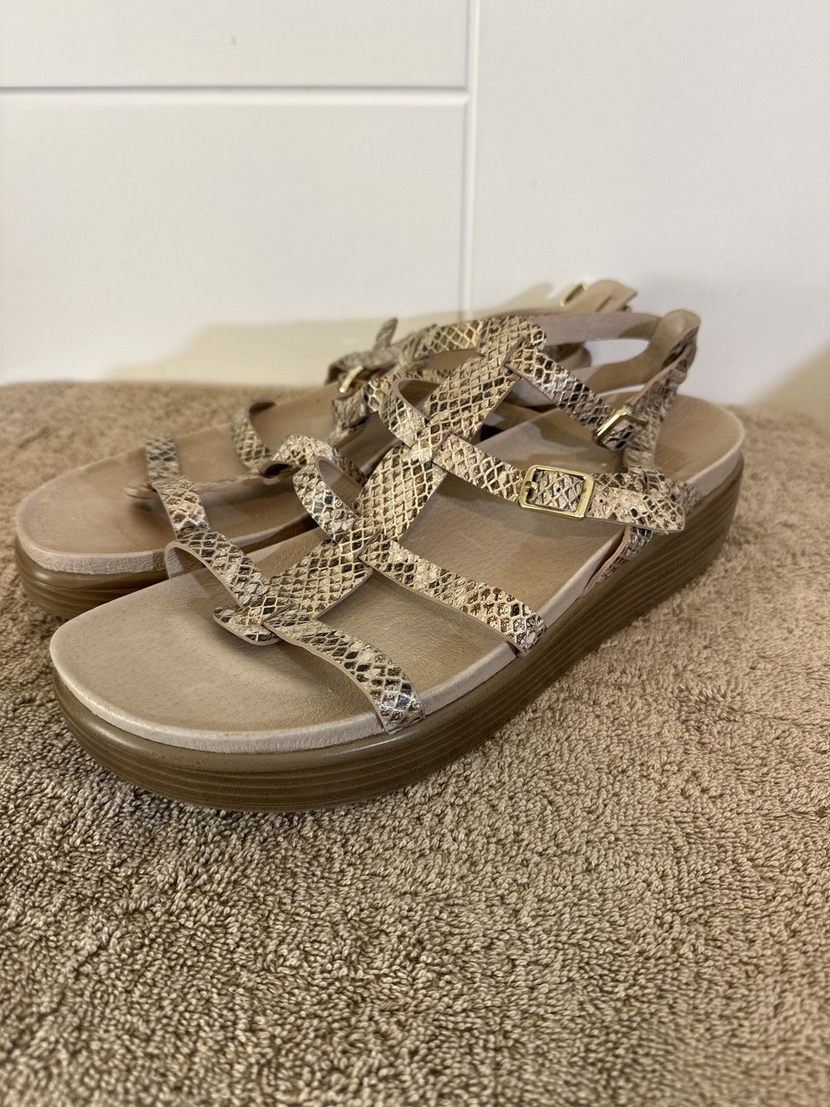 Donald Pliner Donald Pliner Fritz Leather Platform Sandal Size US 9.5 / IT 39.5 - 2 Thumbnail