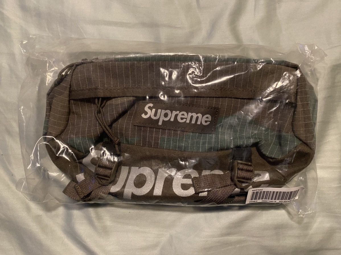 image of Supreme Ss24B15 Waist Bag Woodland Camo, Men's