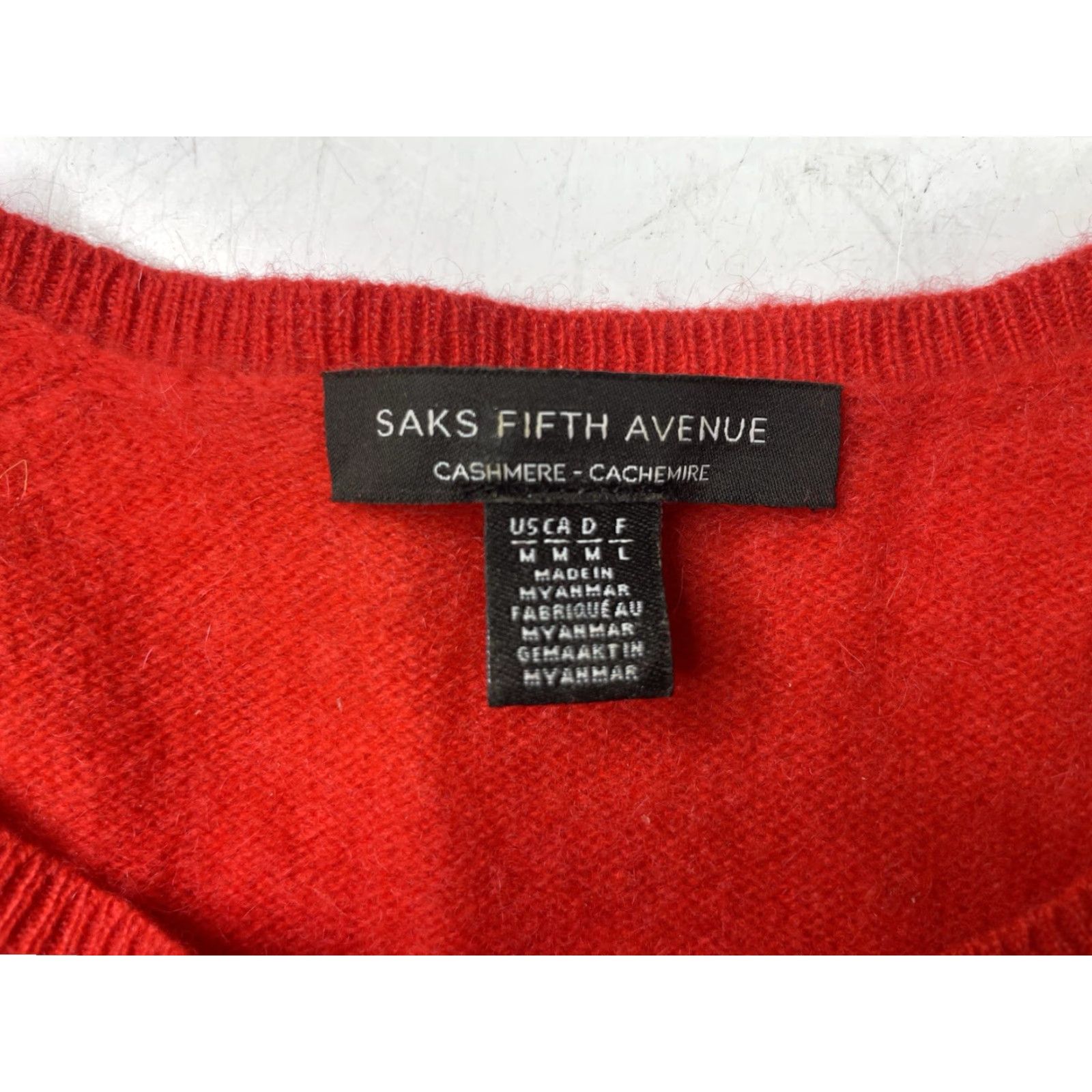 Saks Fifth Avenue Saks Fifth Avenue 100% Cashmere Sweater Womens Medium Red Crewneck Pullover Knit Classic Lightweight Casual Workwear Holiday Size M / US 6-8 / IT 42-44 - 3 Thumbnail