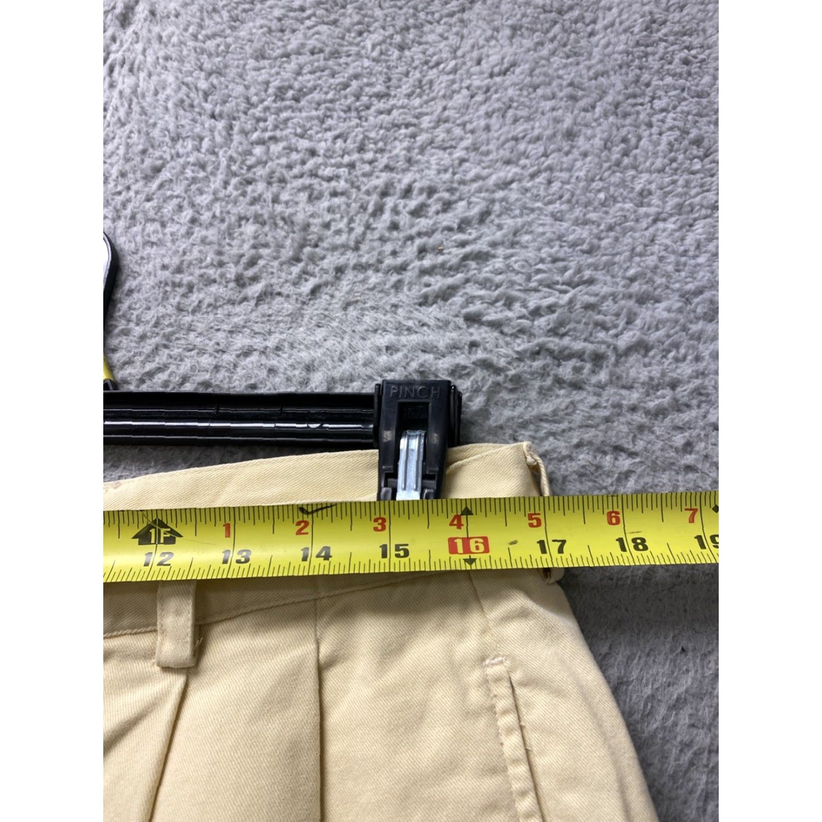 Izod VINTAGE Izod Mens Chino Shorts Casual Travel Cotton Size 34 Yellow Summer Size US 34 / EU 50 - 4 Thumbnail