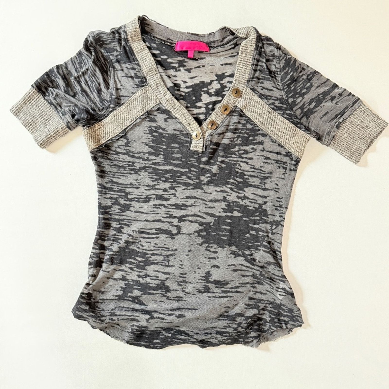 Almost Famous Almost Famous Y2K Gray burnout Henley sheer v-neck top Size M / US 6-8 / IT 42-44 - 1 Thumbnail