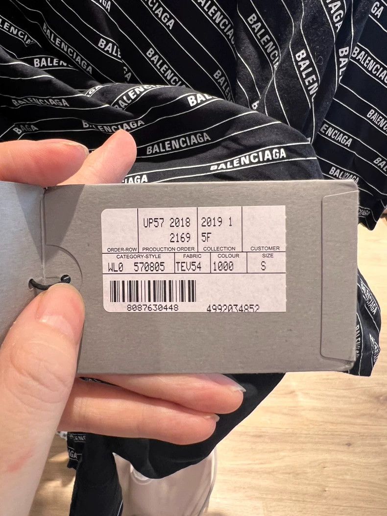 Balenciaga Balenciaga Black Full Print Letter Short Sleeve - A Very C Size US S / EU 44-46 / 1 - 4 Thumbnail
