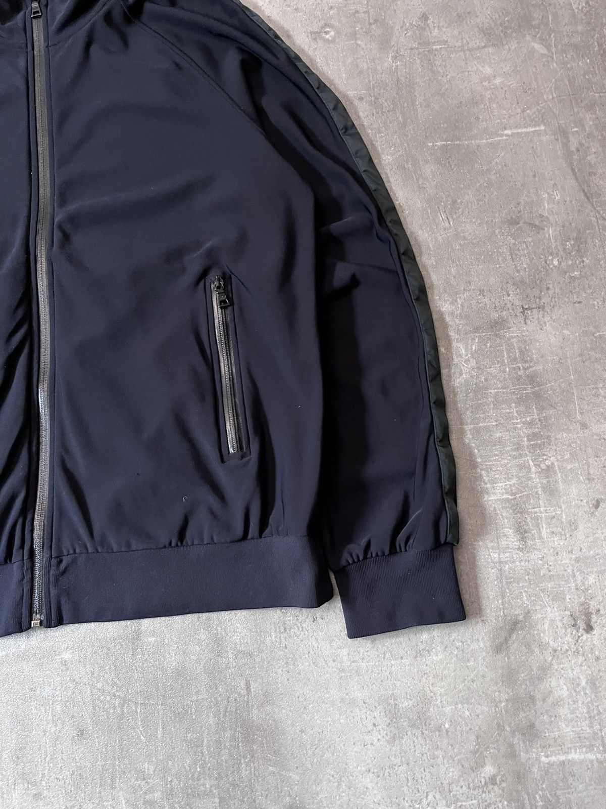 Prada Prada 2007 vintage navy very light jacket Size US XL / EU 56 / 4 - 3 Thumbnail