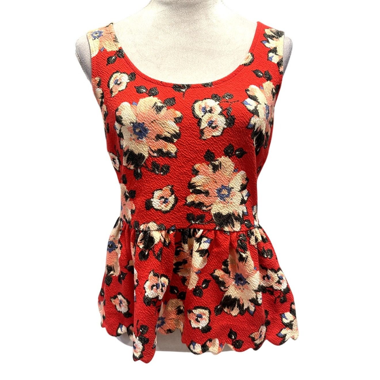 Anthropologie Anthropologie Red Floral Sleeveless Peplum Open Back Top S Size S / US 4 / IT 40 - 1 Thumbnail