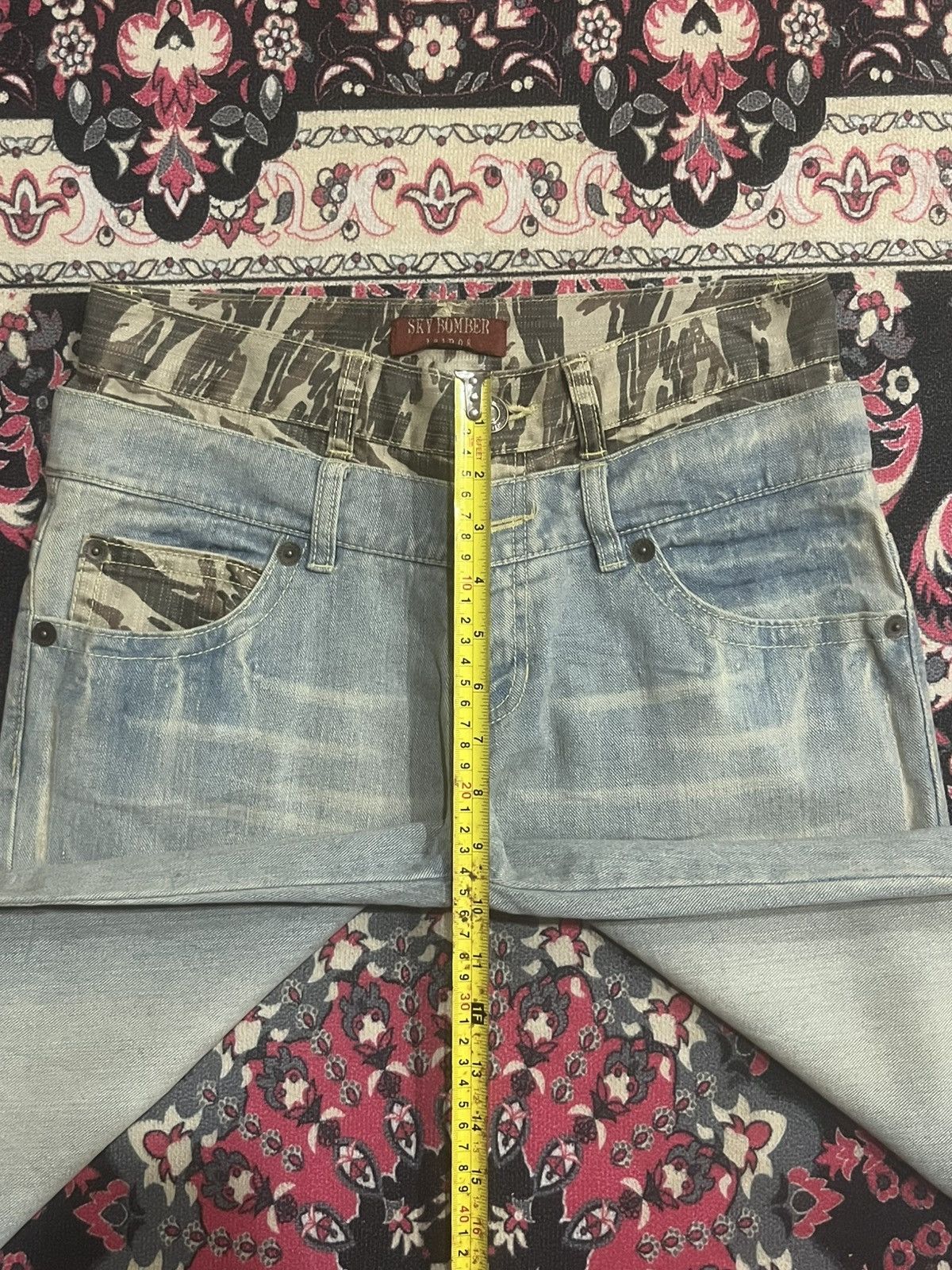 Travis Scott Japanese Brand Sky Bomber Camo Double Waist Distressed Jeans Size US 28 / EU 44 - 11 Thumbnail