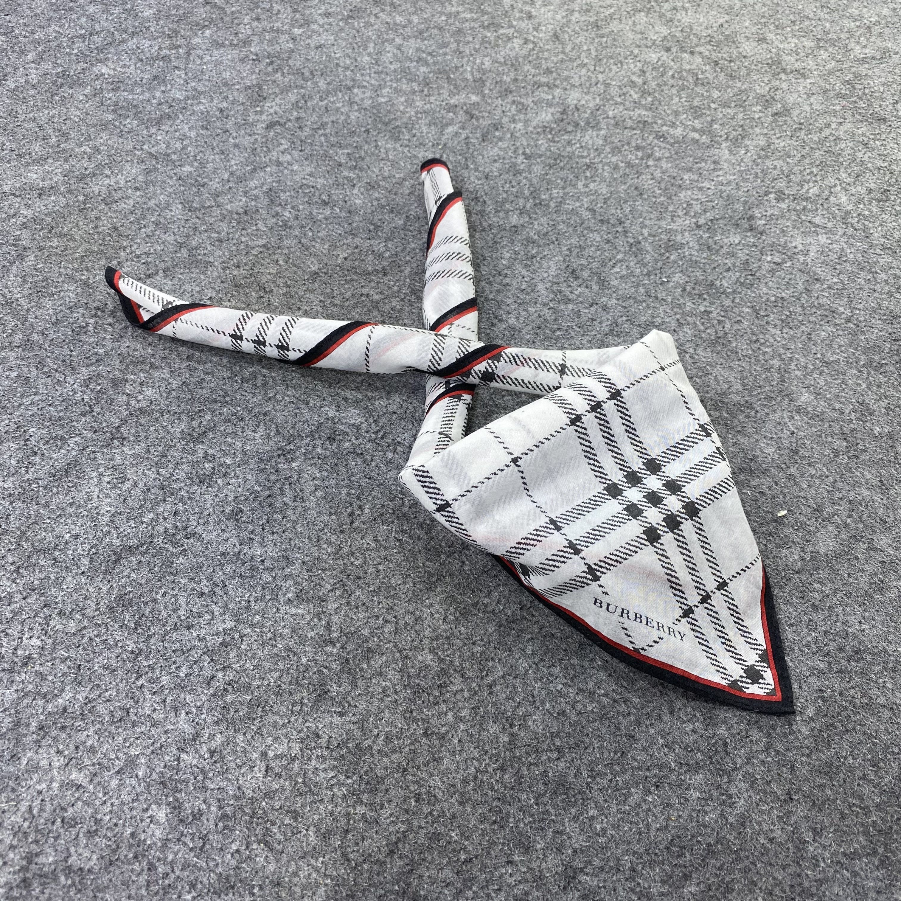 Burberry Burberry Handkerchief / Bandana / Neckerchief-B2138 Size ONE SIZE - 1 Thumbnail
