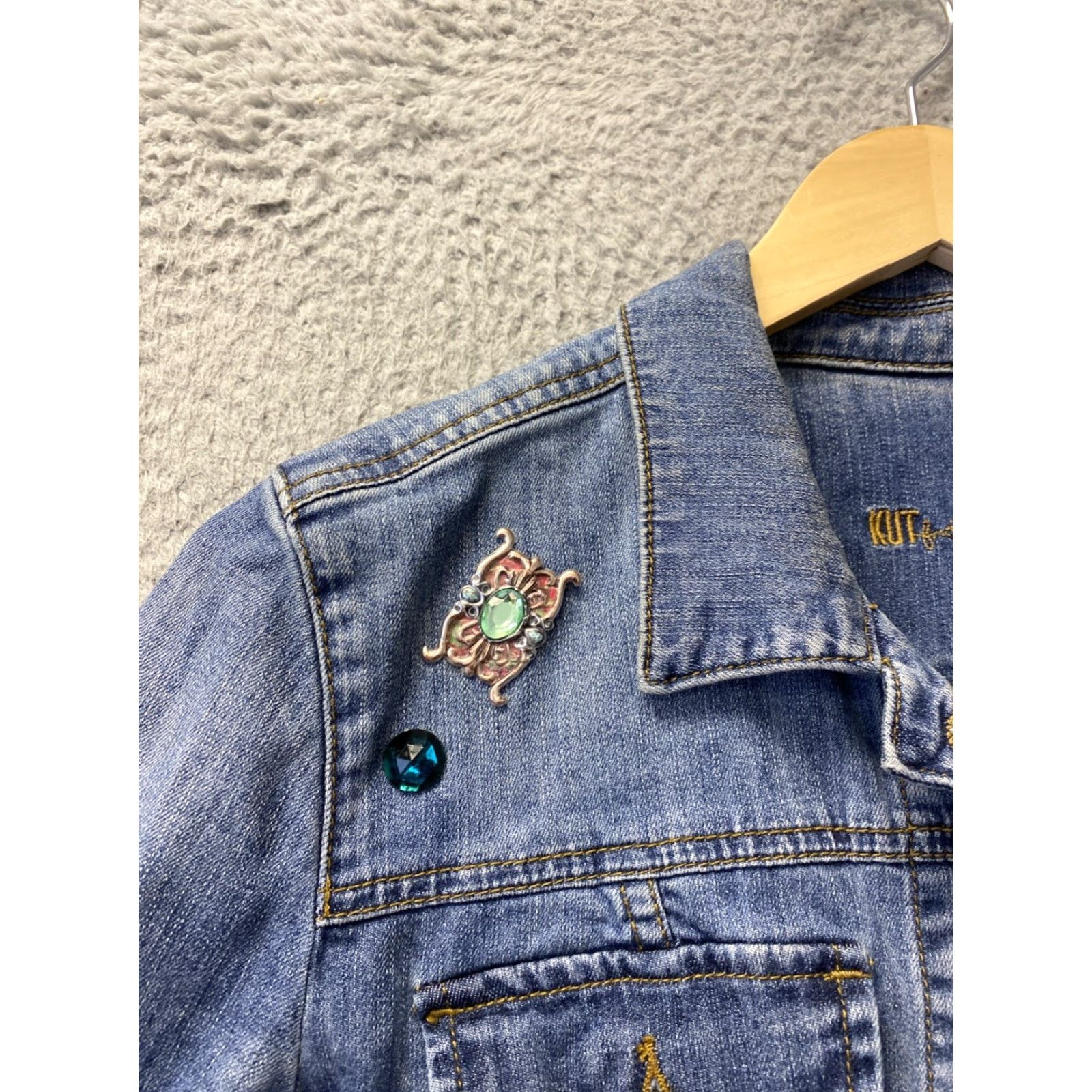 Vintage Kut From the Kloth Denim Jacket Women's Small Blue Trucker Stretch Slim /130-18 Size S / US 4 / IT 40 - 3 Thumbnail