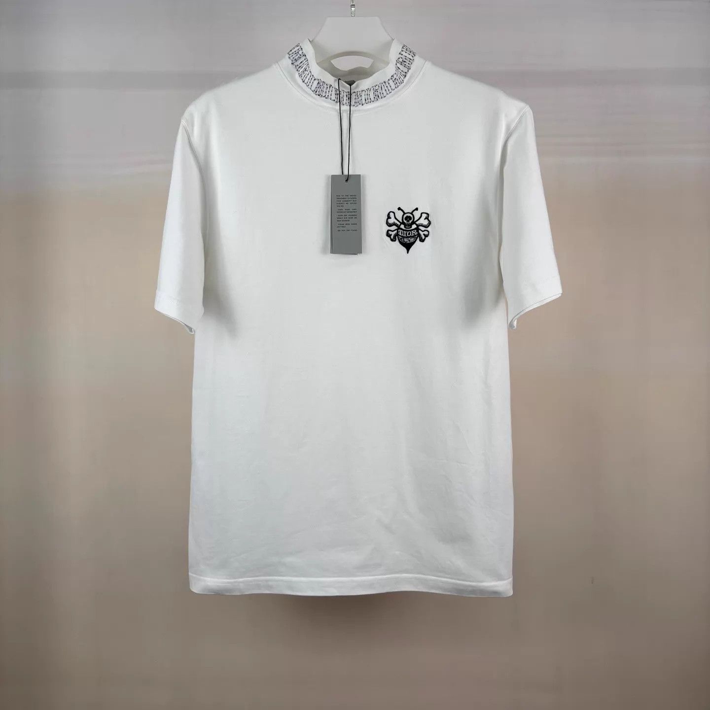 Dior Dior Neck Full-Print Embroidered Bee Logo Short Sleeve Tee S Size US S / EU 44-46 / 1 - 1 Thumbnail