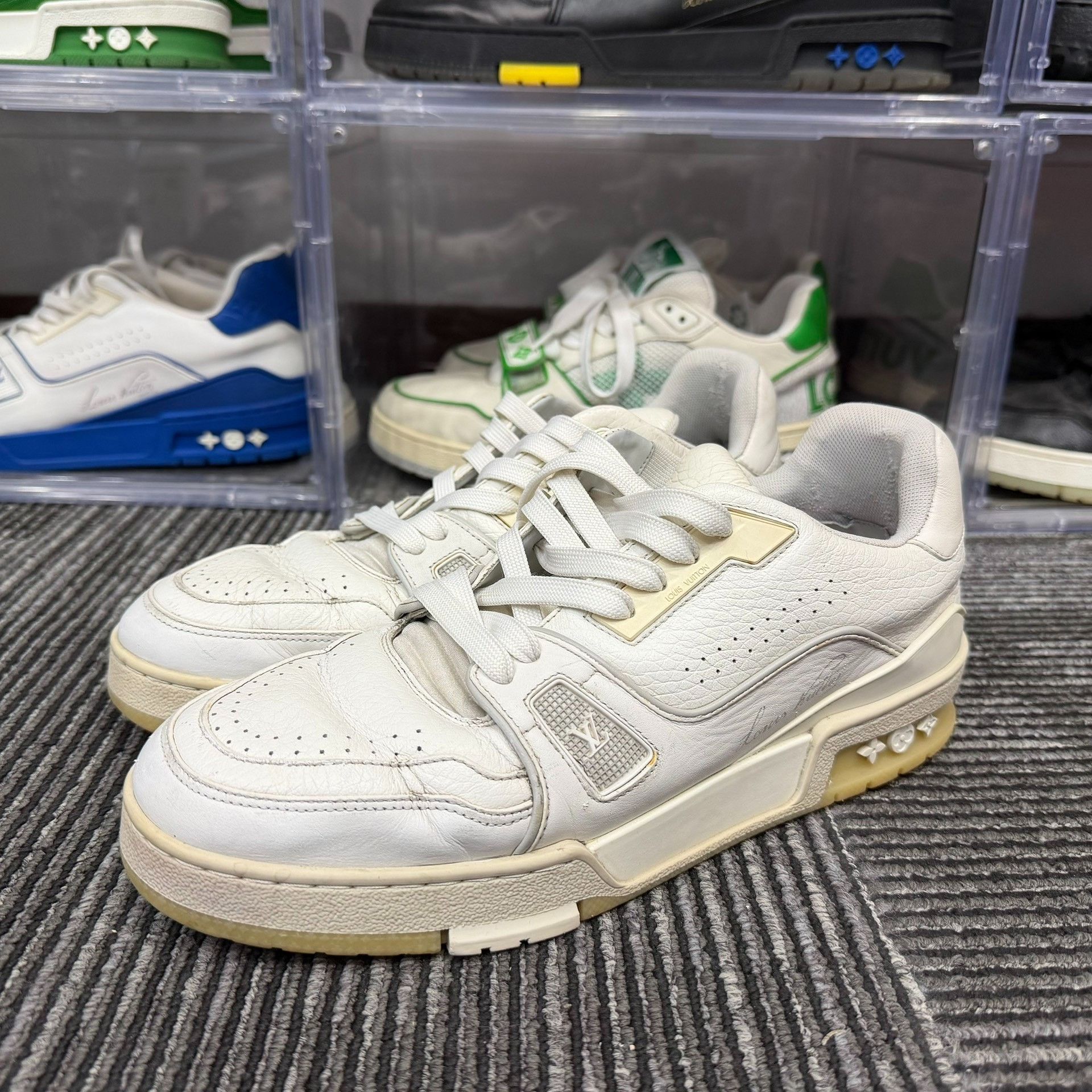 Louis Vuitton Louis Vuitton Training White Lowtop Sneakers 8 Men Size US 8 / EU 41 - 1 Thumbnail