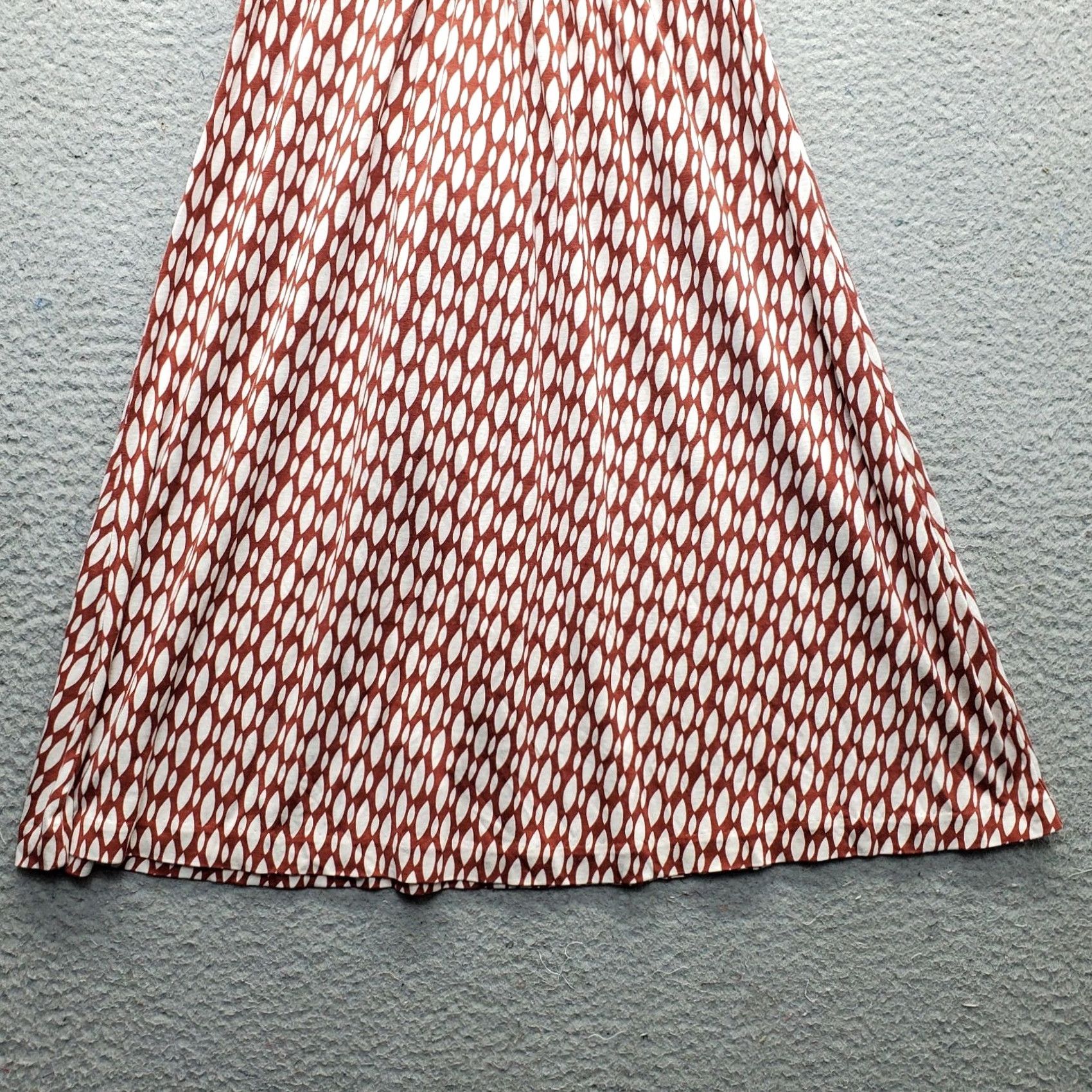 Banana Republic Banana Republic Women XS Brown Geo Print Silk Fit & Flare Dress Sleeveless Midi Pleated Tie Back Geometric Print N/A N/A Size XS / US 0-2 / IT 36-38 - 4 Thumbnail