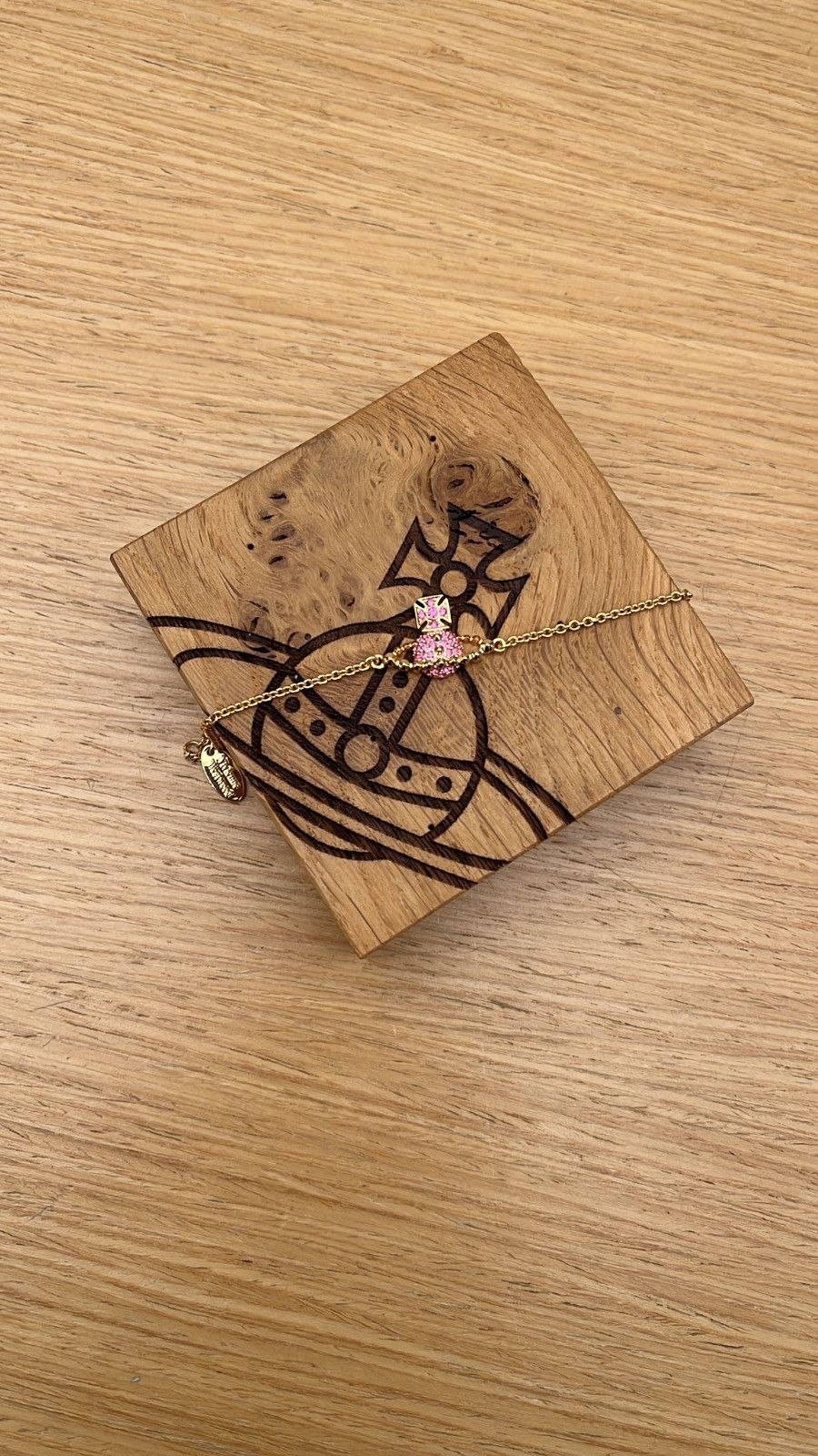 Vivienne Westwood o1f1d3z1025 Size: OS / Lena Bas Relief Bracelet Gold/Pink Size ONE SIZE - 1 Preview