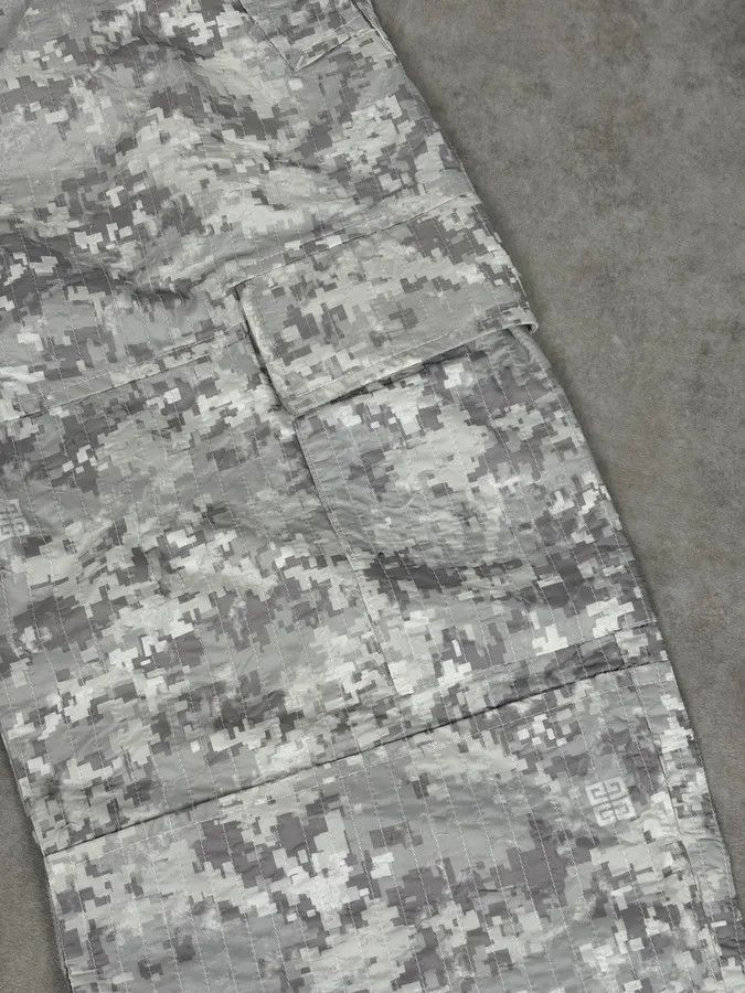Givenchy SS2023 Givenchy Camo White Distressed Cargo Pants Size US 32 / EU 48 - 10 Thumbnail