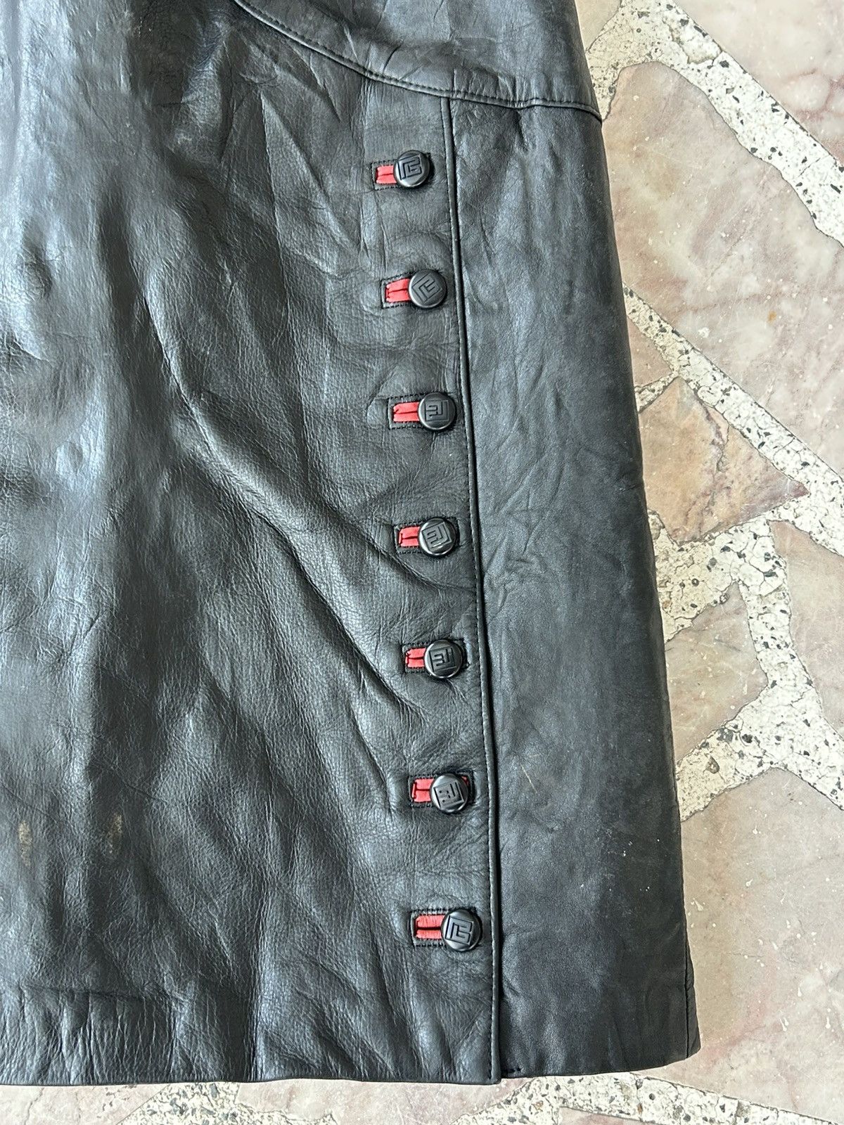 Pierre Balmain Pierre Balmain Vintage Leather Black Skirt Size 25" / US 0 / IT 36 - 5 Thumbnail