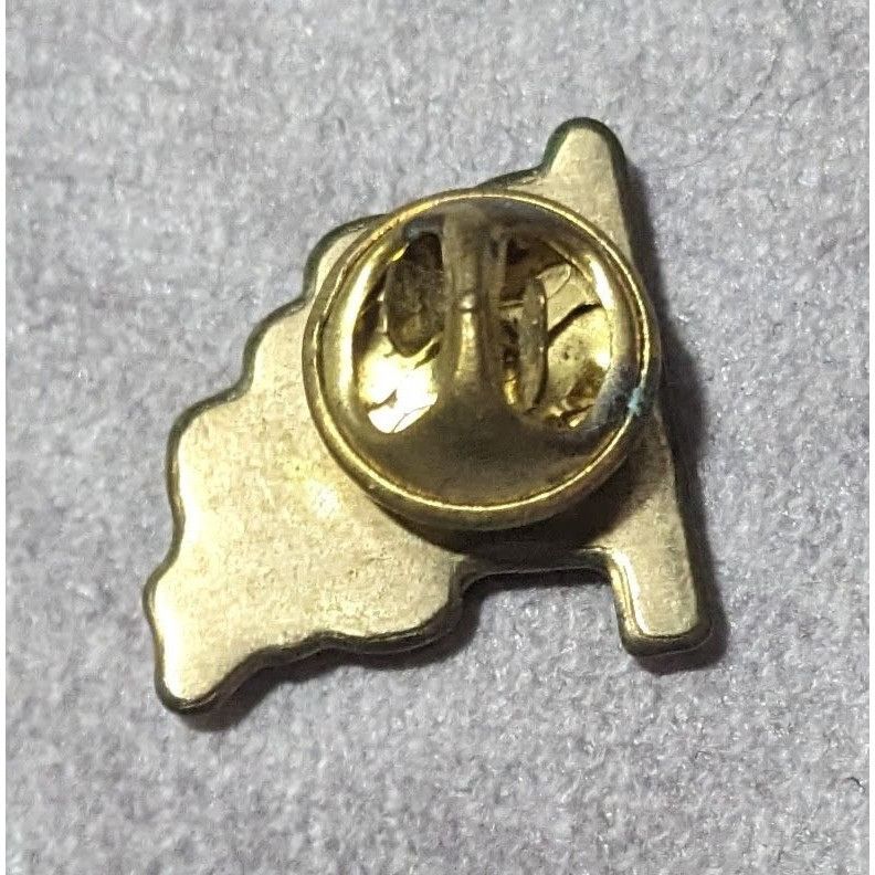 Other Vintage Gold Tone United States Flag Lapel Pin Size ONE SIZE - 5 Thumbnail