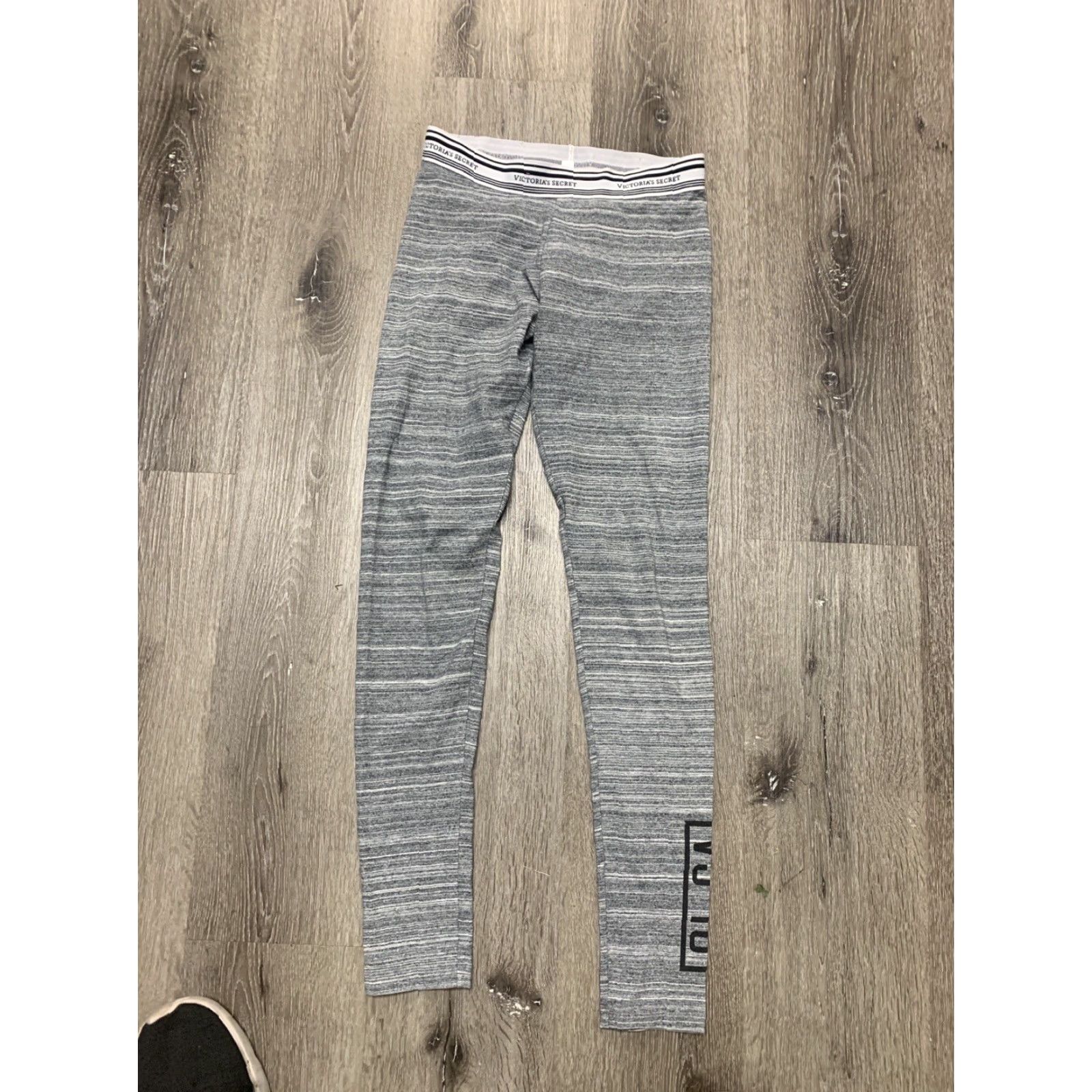 Victoria's Secret Victoria's Secret Gray Size Small Leggings Yoga User: Victoria's Secret Gray Size Small Leggings Yoga Size 28" / US 6 / IT 42 - 5 Thumbnail