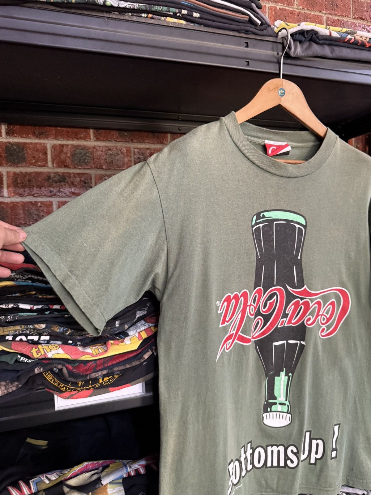 Coca Cola Thrashed Vintage 90s Coca Cola Bottoms Up Sun Faded Tee Size US L / EU 52-54 / 3 - 6 Thumbnail