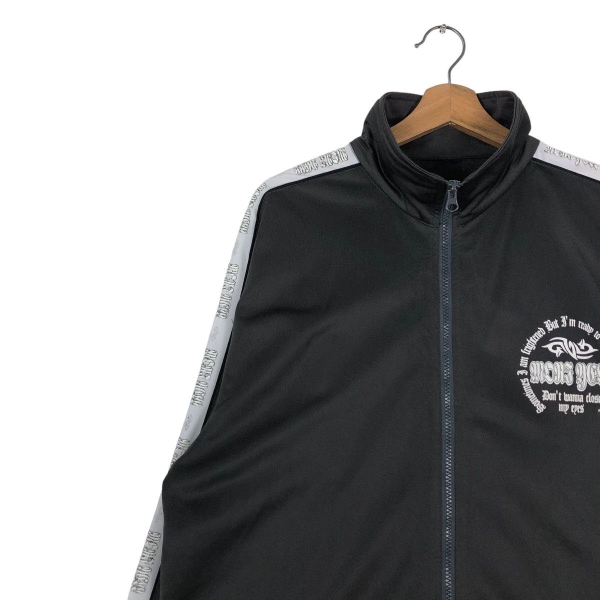 Japanese Brand 🔥Vintage Zipper Jacket Big Logo Inspire Chrome Hearts Size US L / EU 52-54 / 3 - 7 Thumbnail
