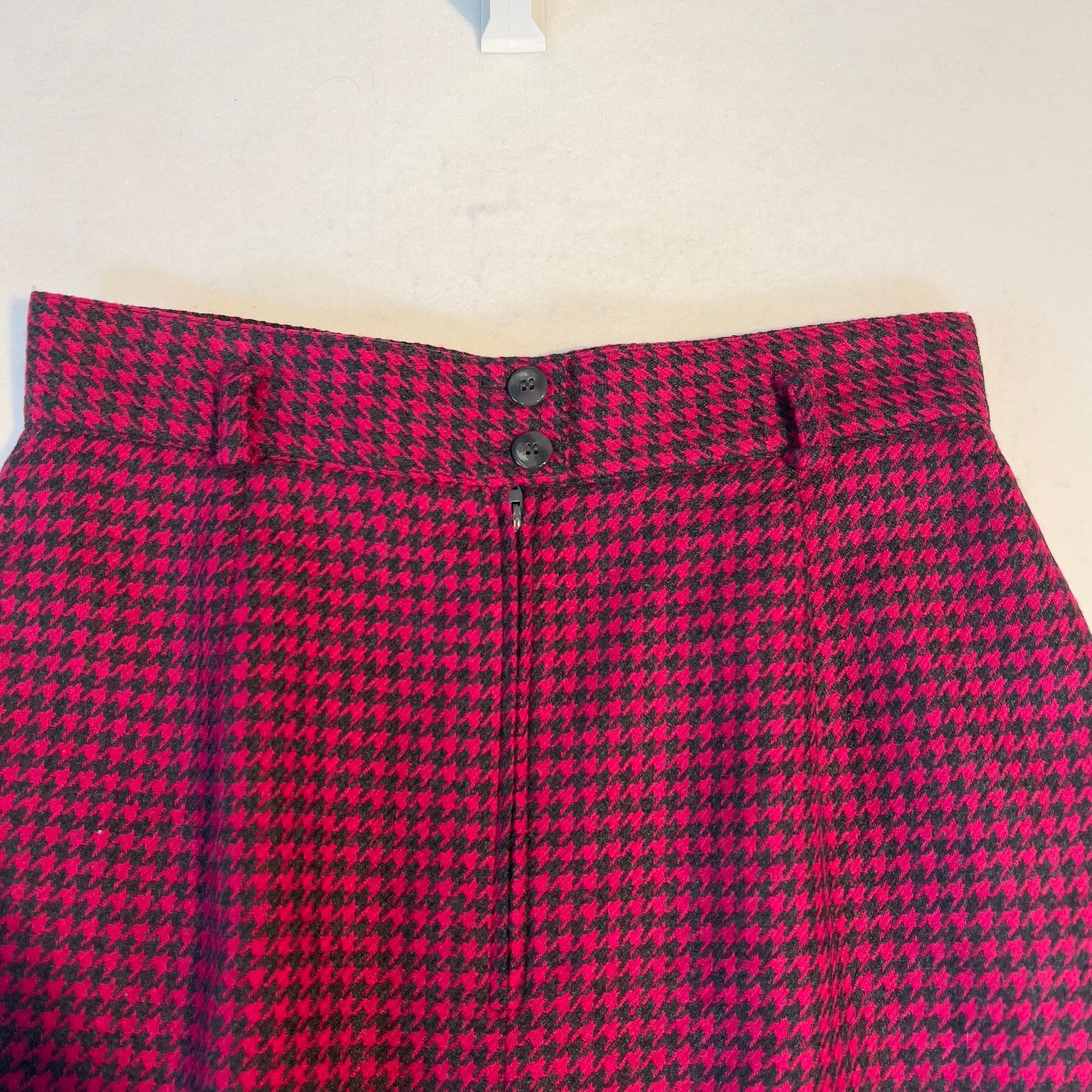 Jones New York Jones New York Vintage Wool Pencil Skirt 10 Zip Houndstooth Size 28" / US 6 / IT 42 - 13 Thumbnail