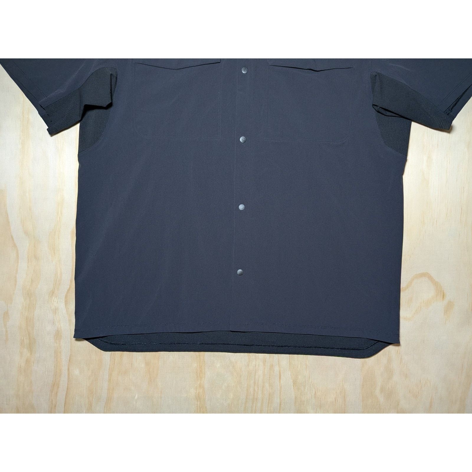 Lululemon Lululemon Men's XL Shirt Black Short Sleeve Snap Button Up Size US XL / EU 56 / 4 - 2 Thumbnail