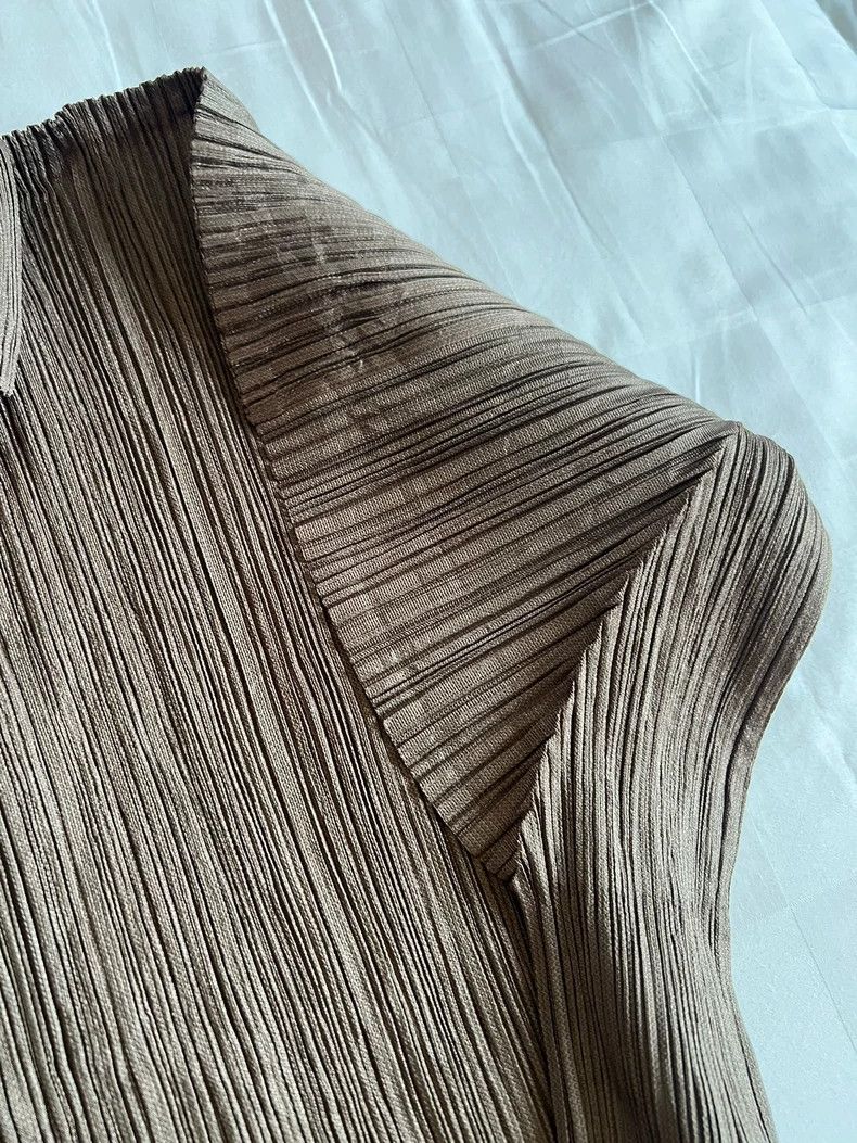 Issey Miyake Issey Miyake Coffee-colored pleated dress Size M / US 6-8 / IT 42-44 - 2 Thumbnail