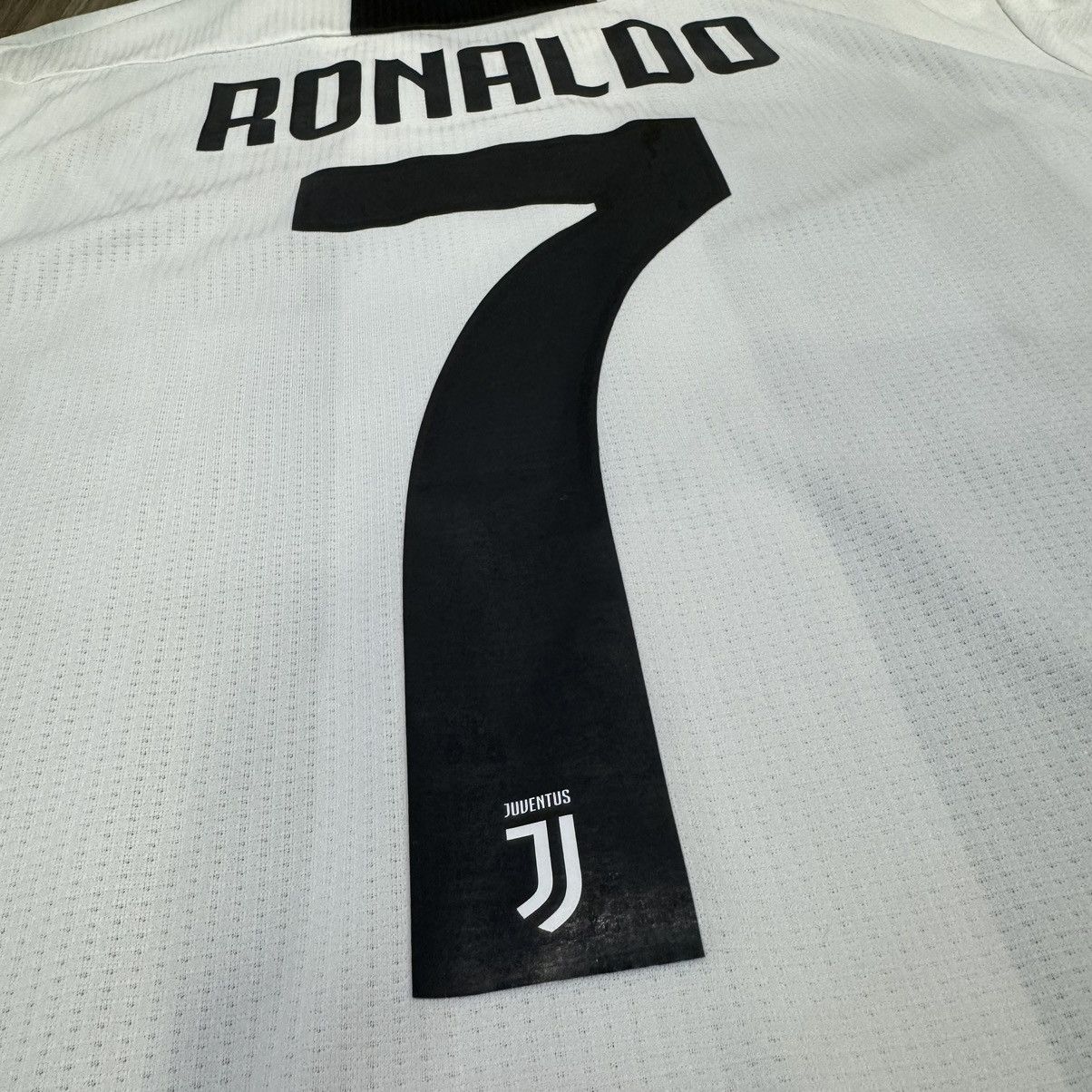 Adidas Juventus 18/19 player issue home shirt #7 Ronaldo(bnwt) Size US M / EU 48-50 / 2 - 8 Thumbnail