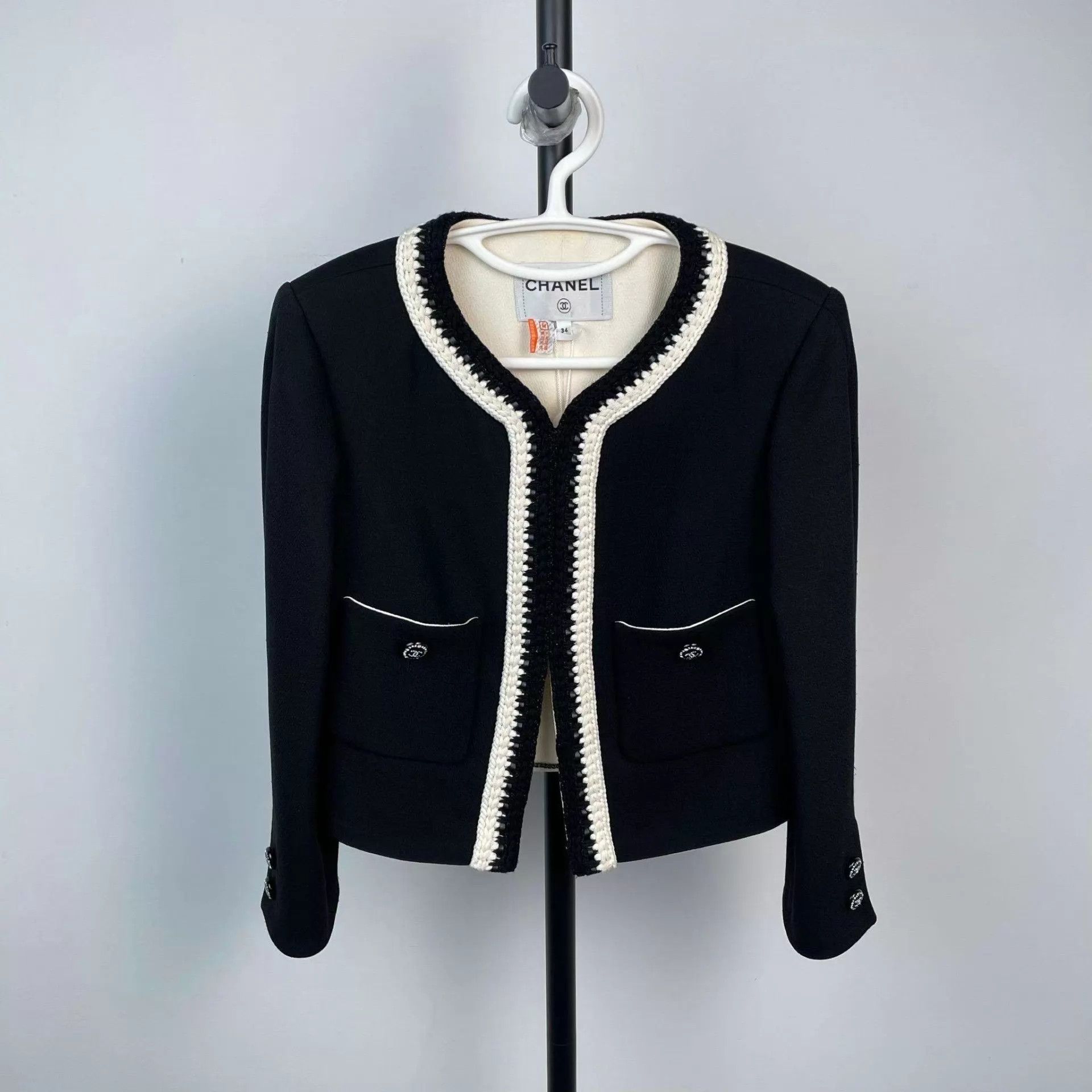 Chanel Chanel Black & White Silk Jacket 95 New 34 Size XS / US 0-2 / IT 36-38 - 1 Thumbnail