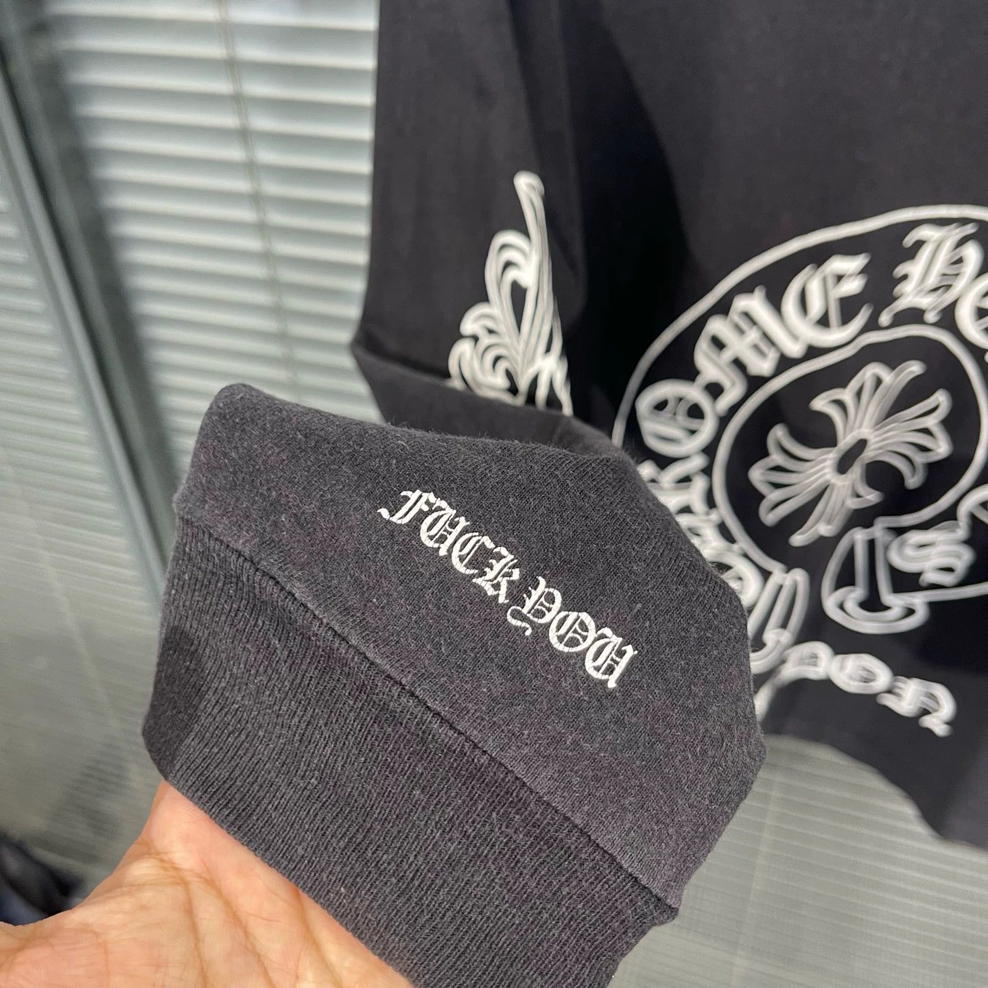 Chrome Hearts Chrome Hearts London Kylin Arm Long Sleeve M 95 (Print Flaw) Size US M / EU 48-50 / 2 - 7 Thumbnail