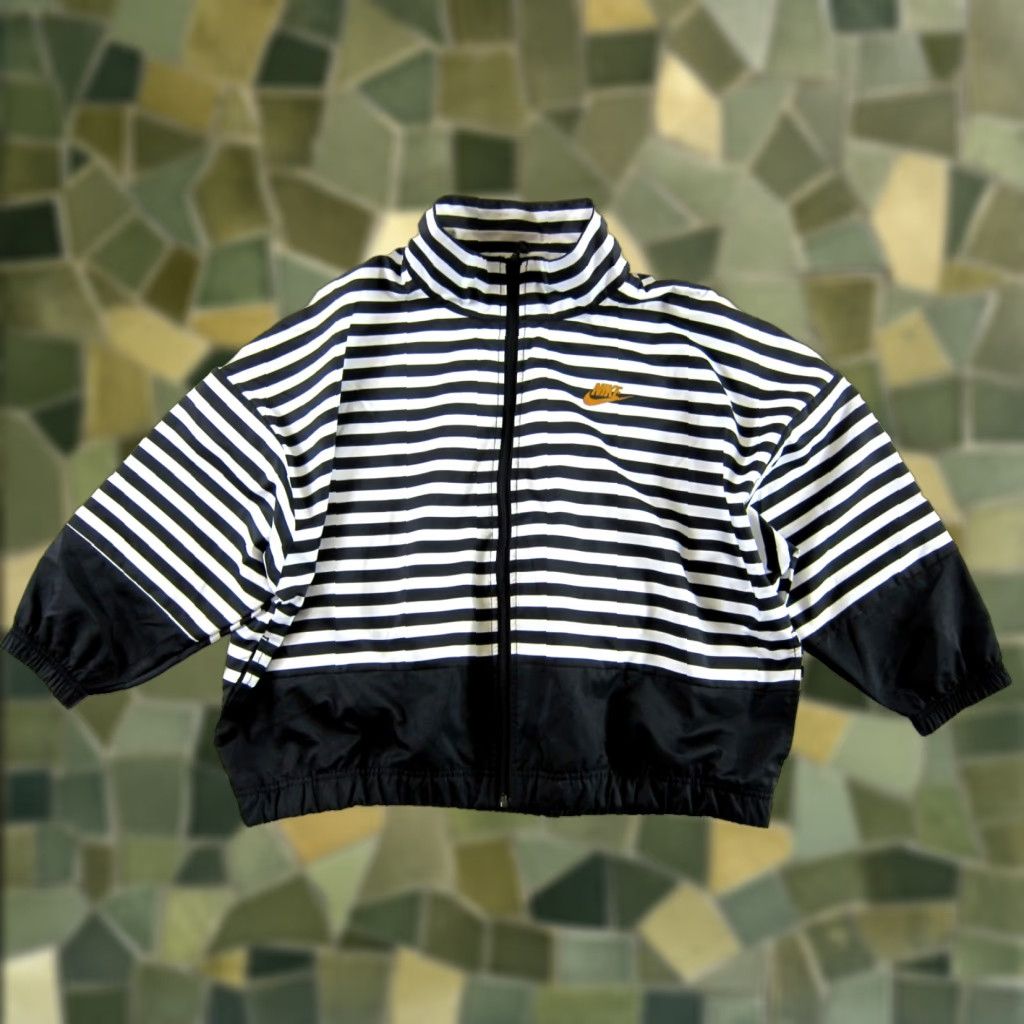 Nike Nike Windbreaker Jacket 3/4 Sleeve Women M Black White Stripe Pocket High Neck Windbreaker Jacket Women M Size M / US 6-8 / IT 42-44 - 1 Thumbnail
