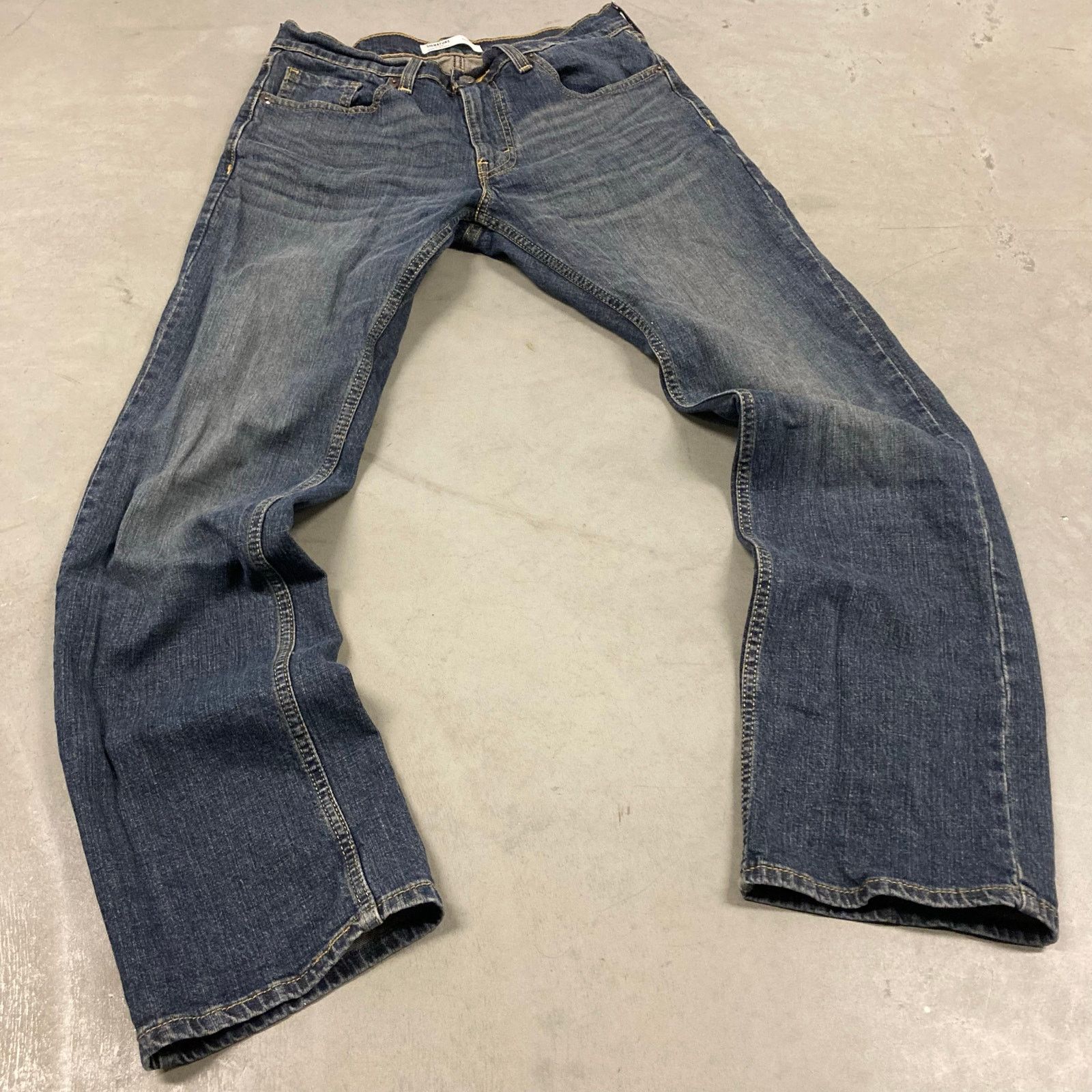 Levi's × Vintage Y2K relaxed faded Levi’s Jeans 30x32 Size US 30 / EU 46 - 1 Thumbnail