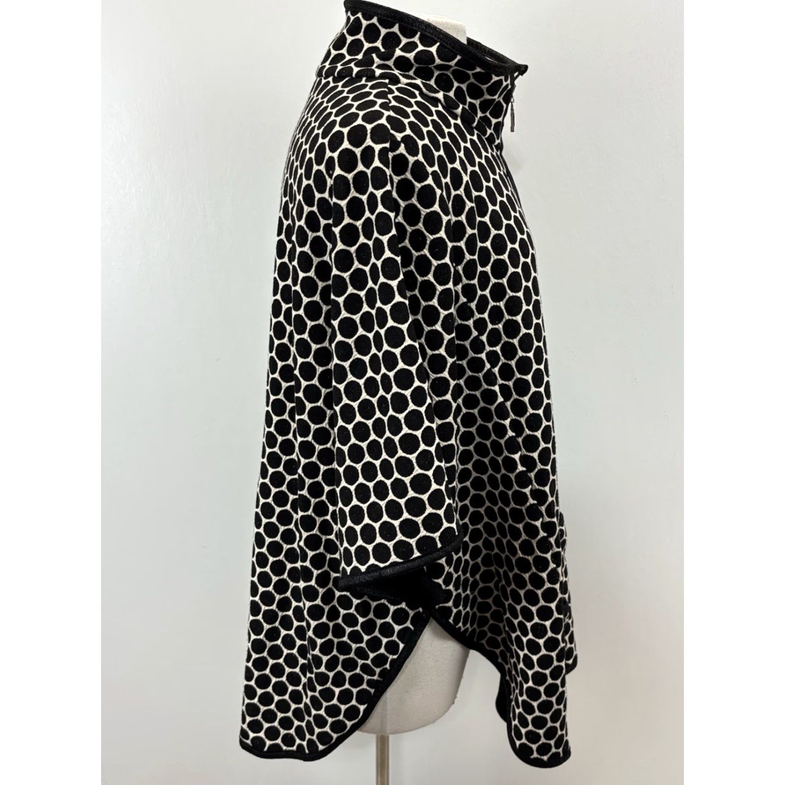 Joseph Ribkoff VINTAGE Joseph Ribkoff Couture Jacket Women’s 12 Poncho Black Polka Dots Full Zip Artsy Size XL / US 12-14 / IT 48-50 - 4 Thumbnail