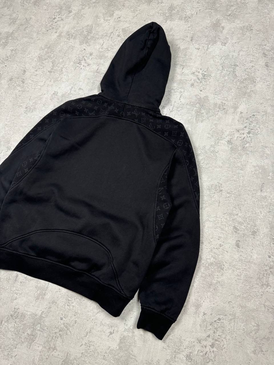 Louis Vuitton Louis Vuitton Monogram Circle Cut Black Hoodie Size M Size US M / EU 48-50 / 2 - 11 Thumbnail