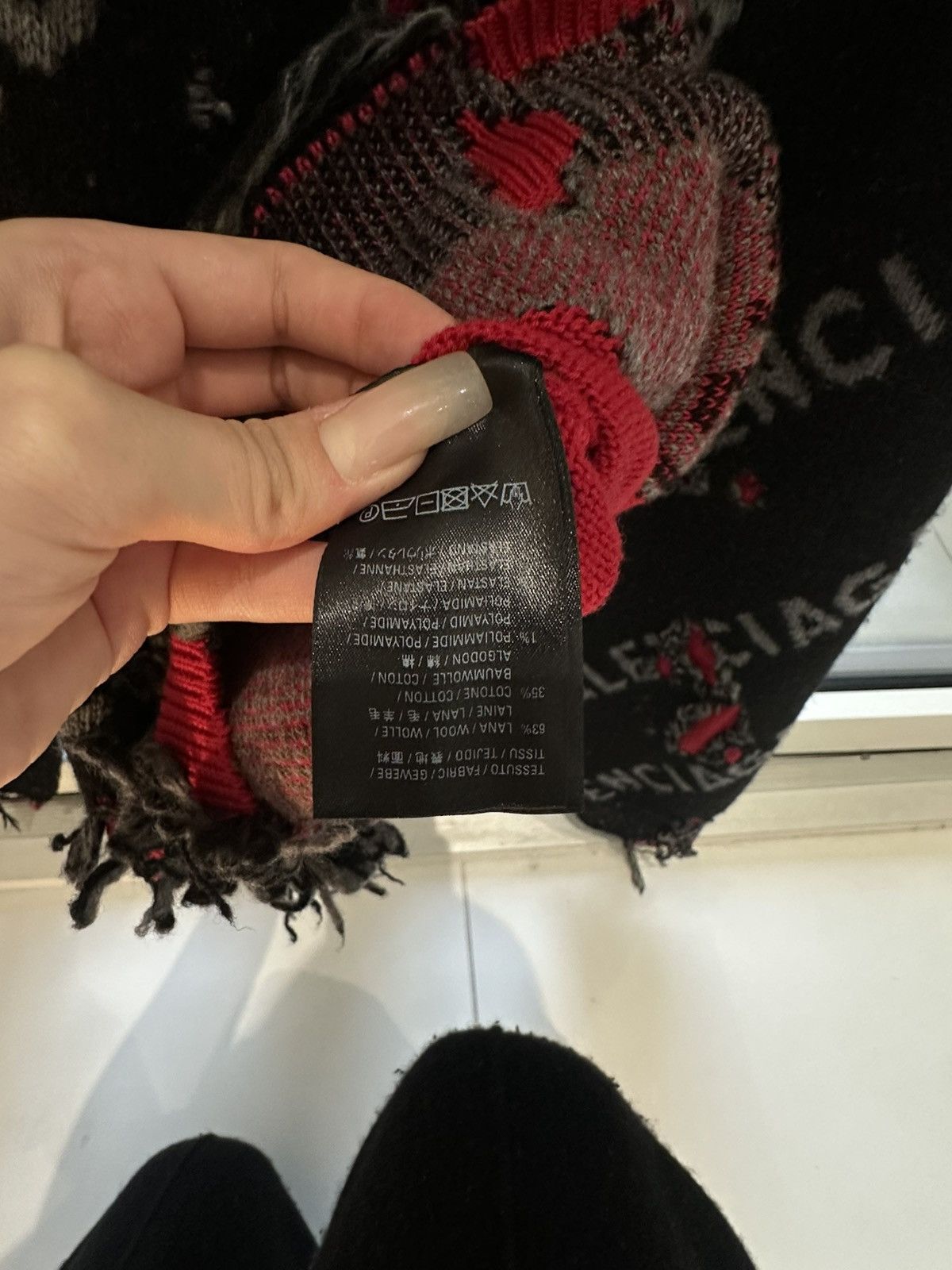 Balenciaga BALENCIAGA DESTROYED LOGO CREW KNIT Size US S / EU 44-46 / 1 - 8 Thumbnail
