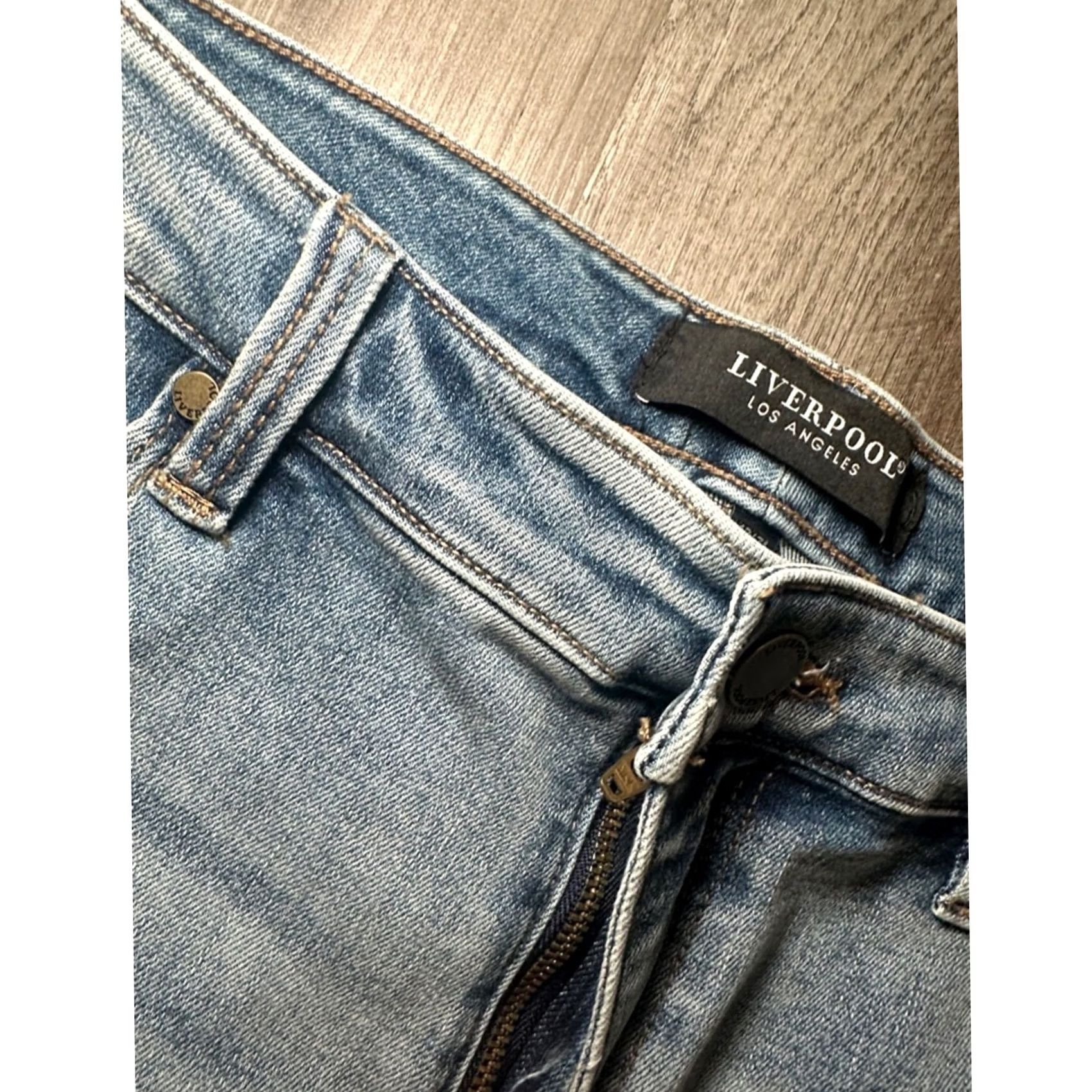 Vintage VINTAGE Liverpool Jeans Molly Cropped Distressed Daroga Blue 12 Women's 12 Cropped Jeans Blue Distressed Crop Straight 27" Inseam Mens Womens Girls Size 34" / US 12 / IT 48 - 7 Thumbnail