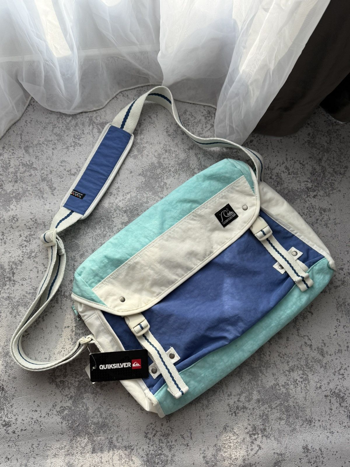 Quiksilver × Vintage Vintage Quiksilver Echo Beach Surf Crossbody Bag Size ONE SIZE - 1 Thumbnail