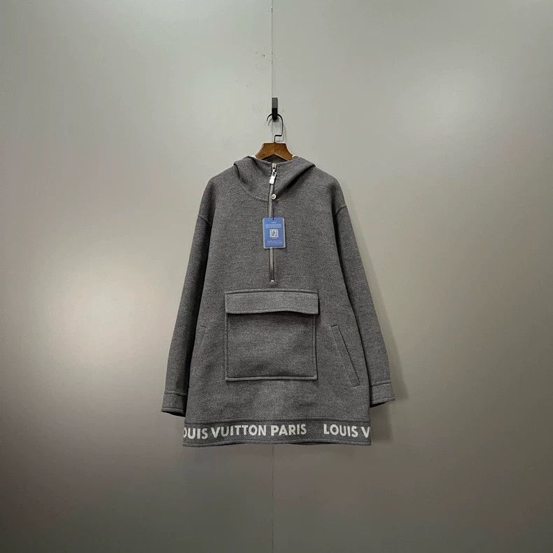 Louis Vuitton Louis Vuitton size 34 Half-zip hoodie with logo at hem hood Size US M / EU 48-50 / 2 - 1 Thumbnail