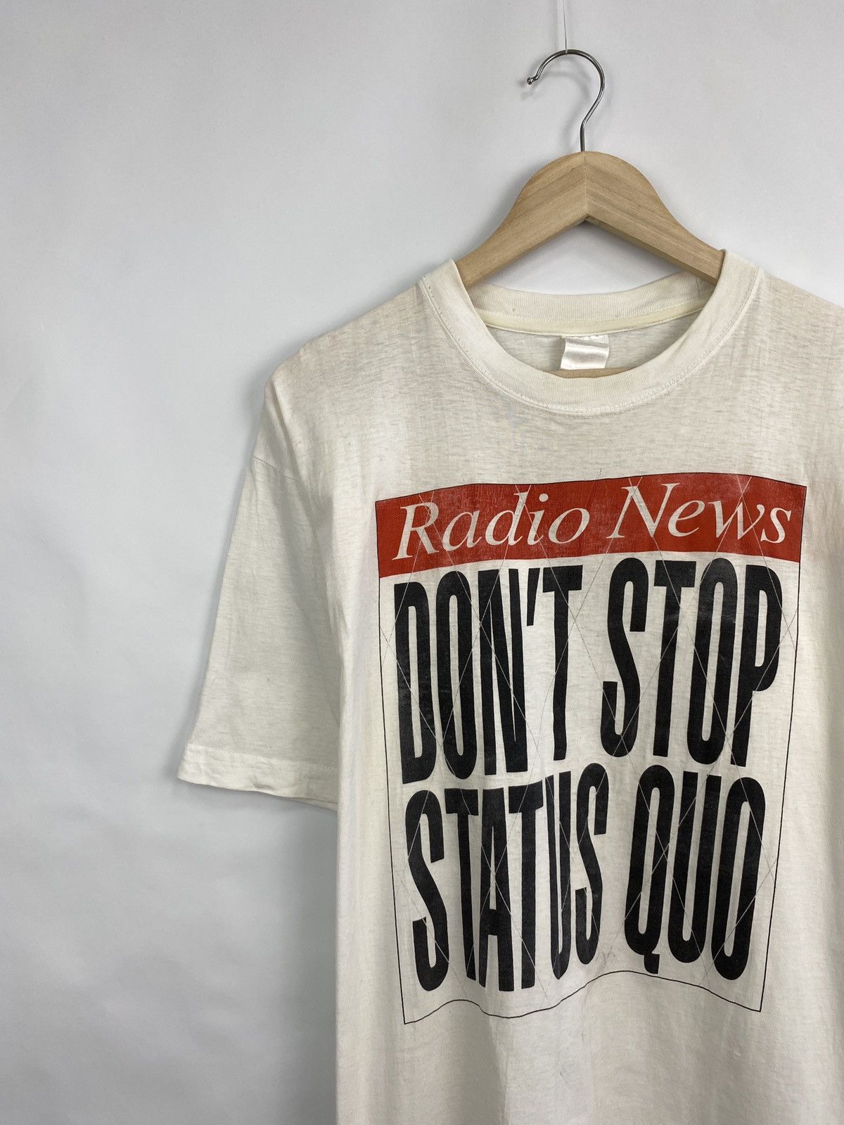 Band Tees × Vintage 🏴󠁧󠁢󠁥󠁮󠁧󠁿 Vintage 90s Status Quo Radio News Don’t Stop T-Shirt Retro Size US L / EU 52-54 / 3 - 2 Thumbnail