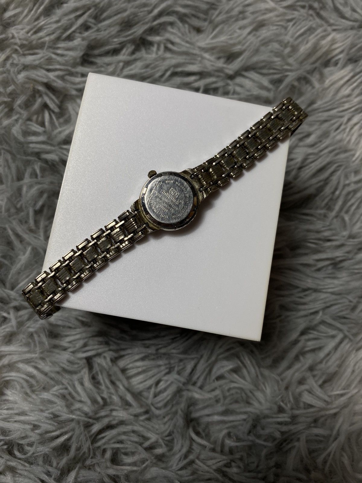 Japanese Brand Vintage Gold-Tone Bracelet Watch - Elegant Design Size ONE SIZE - 9 Thumbnail