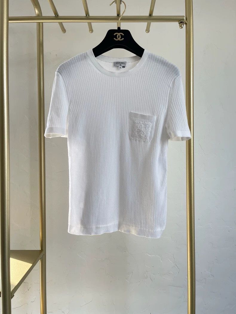 Chanel Chanel 24p white short sleeves Size XS / US 0-2 / IT 36-38 - 1 Thumbnail