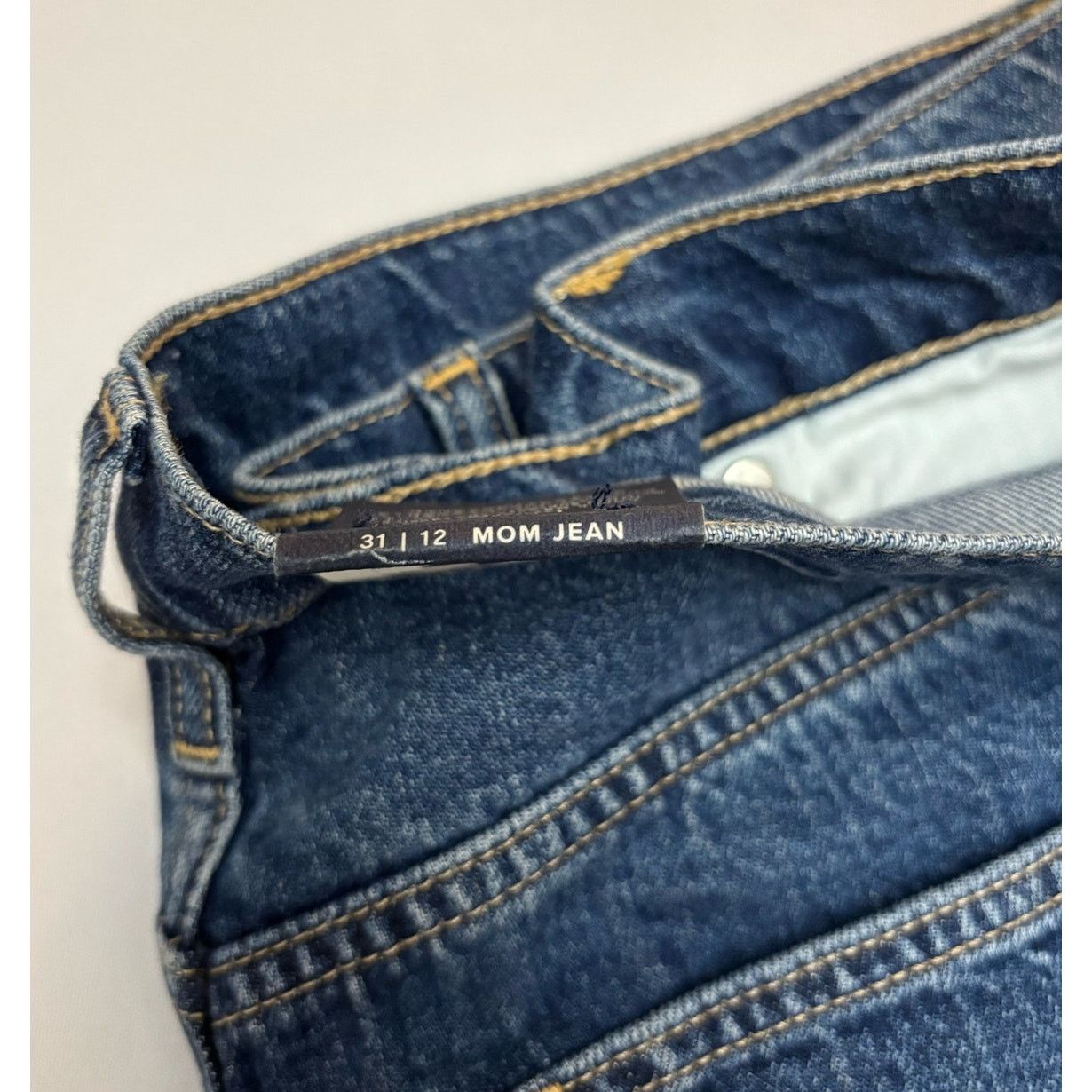 Gap NWT | GAP Women’s Tapered High Waisted Mom Jeans | Size 12 Size 34" / US 12 / IT 48 - 3 Thumbnail