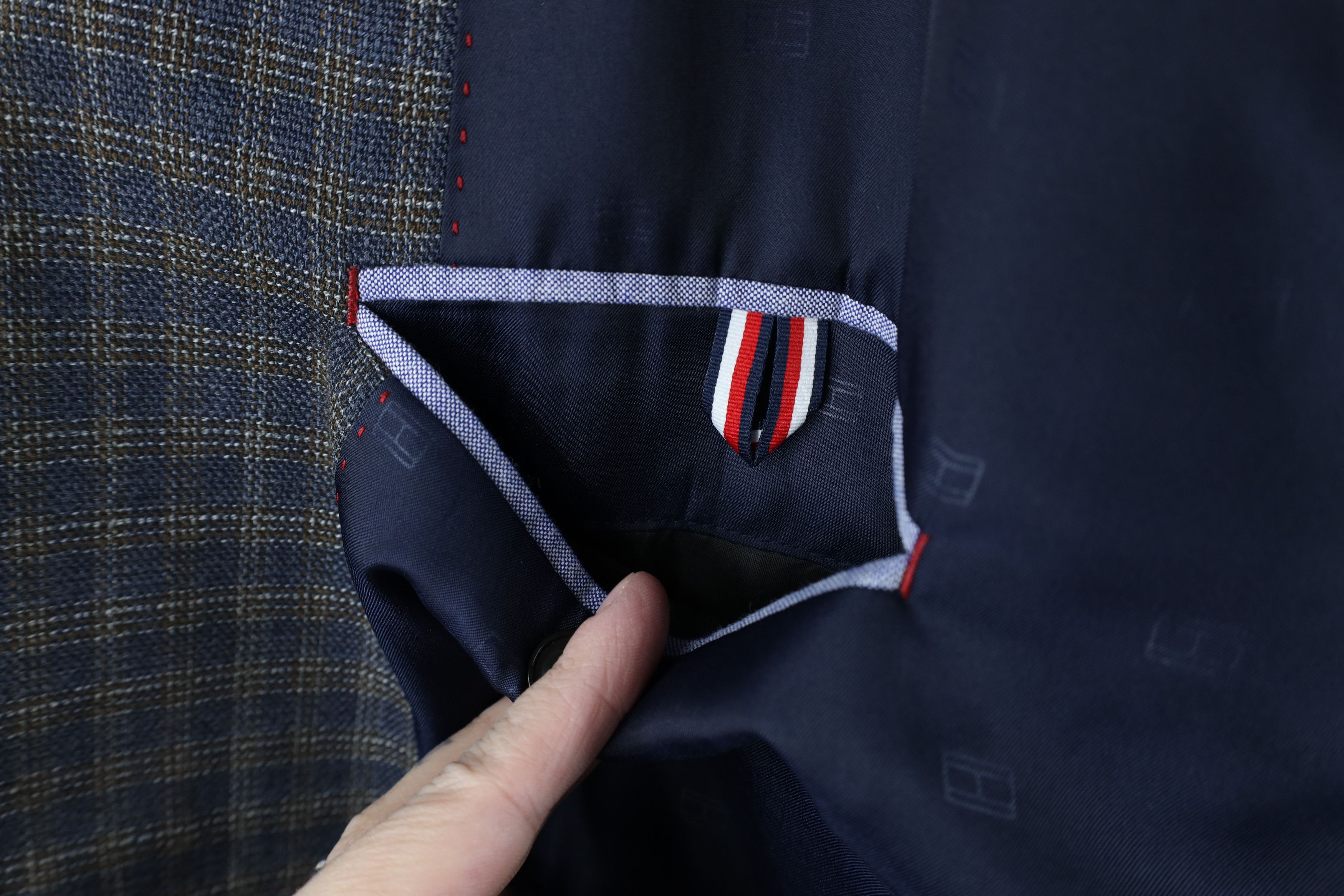 Tommy Hilfiger Tommy Hilfiger 2 Button Suit Coat Blazer Jacket Blue Plaid Size US XXL / EU 58 / 5 - 10 Thumbnail