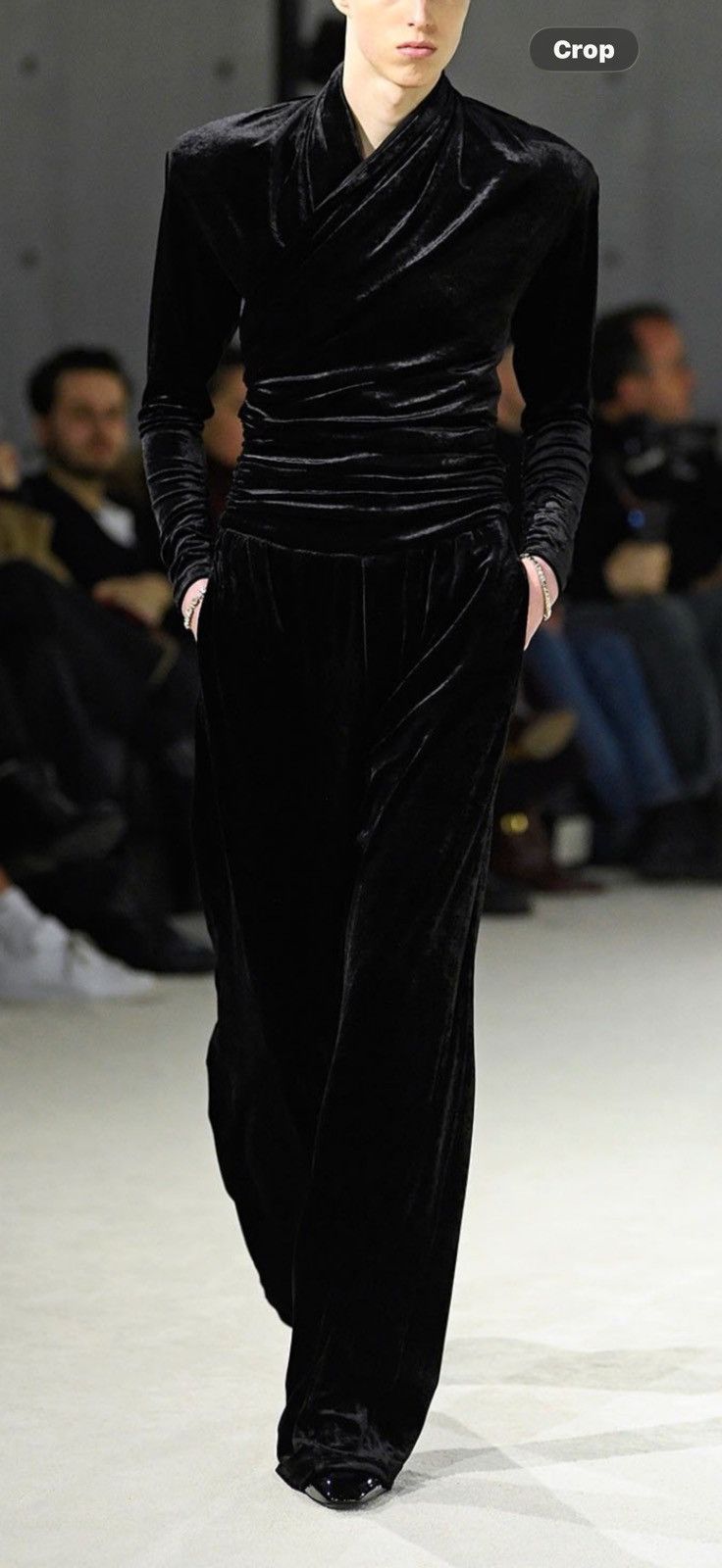 Saint Laurent Paris Saint Laurent velvet wide leg pants. 33. $1990 Size US 33 - 1 Thumbnail