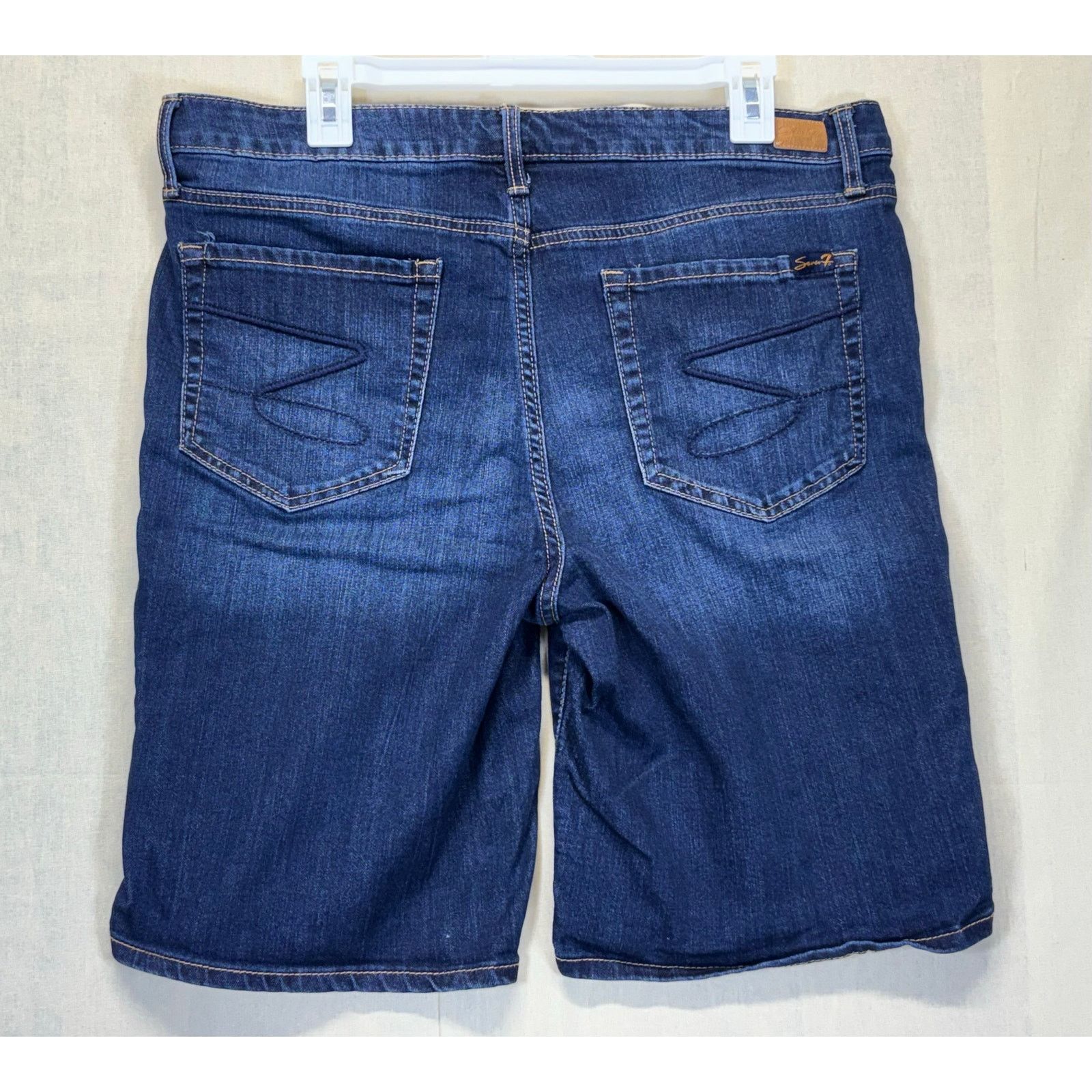 7 For All Mankind 7 For All Mankind Denim Shorts dark wash size 14 Size 36" / US 14 / IT 50 - 2 Thumbnail