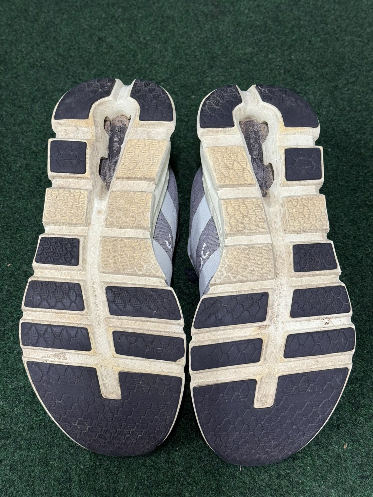 On On Cloudrunner Frost Aloe Size US 7.5 / IT 37.5 - 8 Thumbnail