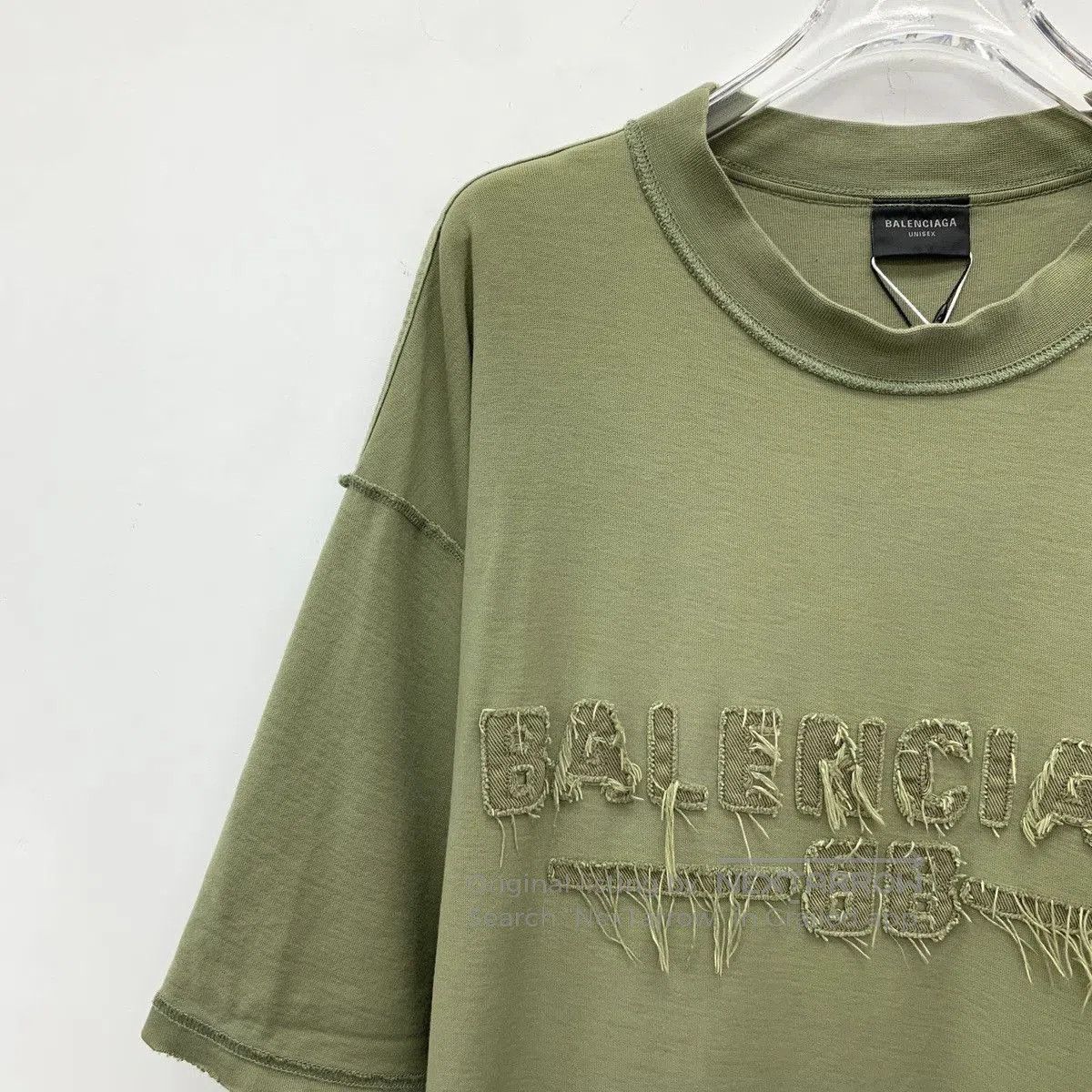 Balenciaga Green Short Sleeve Distressed Graphic T. Size US S / EU 44-46 / 1 - 3 Thumbnail