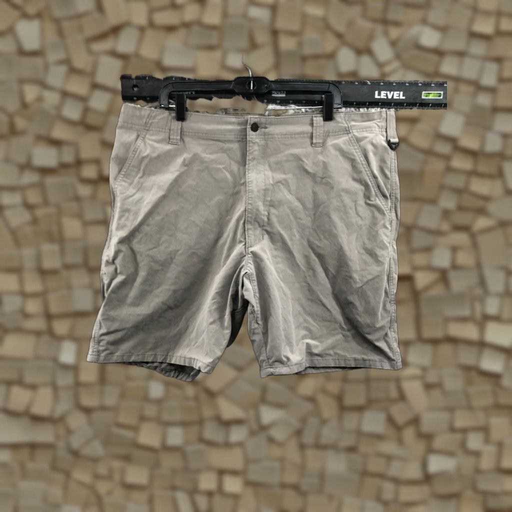 Wrangler Wrangler Chino Shorts Mens 42 Mid Gray Size US 42 / EU 58 - 1 Thumbnail