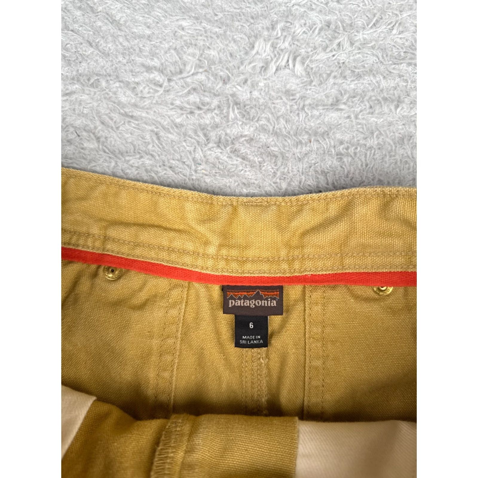 Patagonia Patagonia Shorts Women 6 Yellow Khaki All Seasons Hemp Canvas 8" Hike Camp 29x8 Cargo Regular Women's Beige 8" Inseam 29" Size 28" / US 6 / IT 42 - 7 Thumbnail
