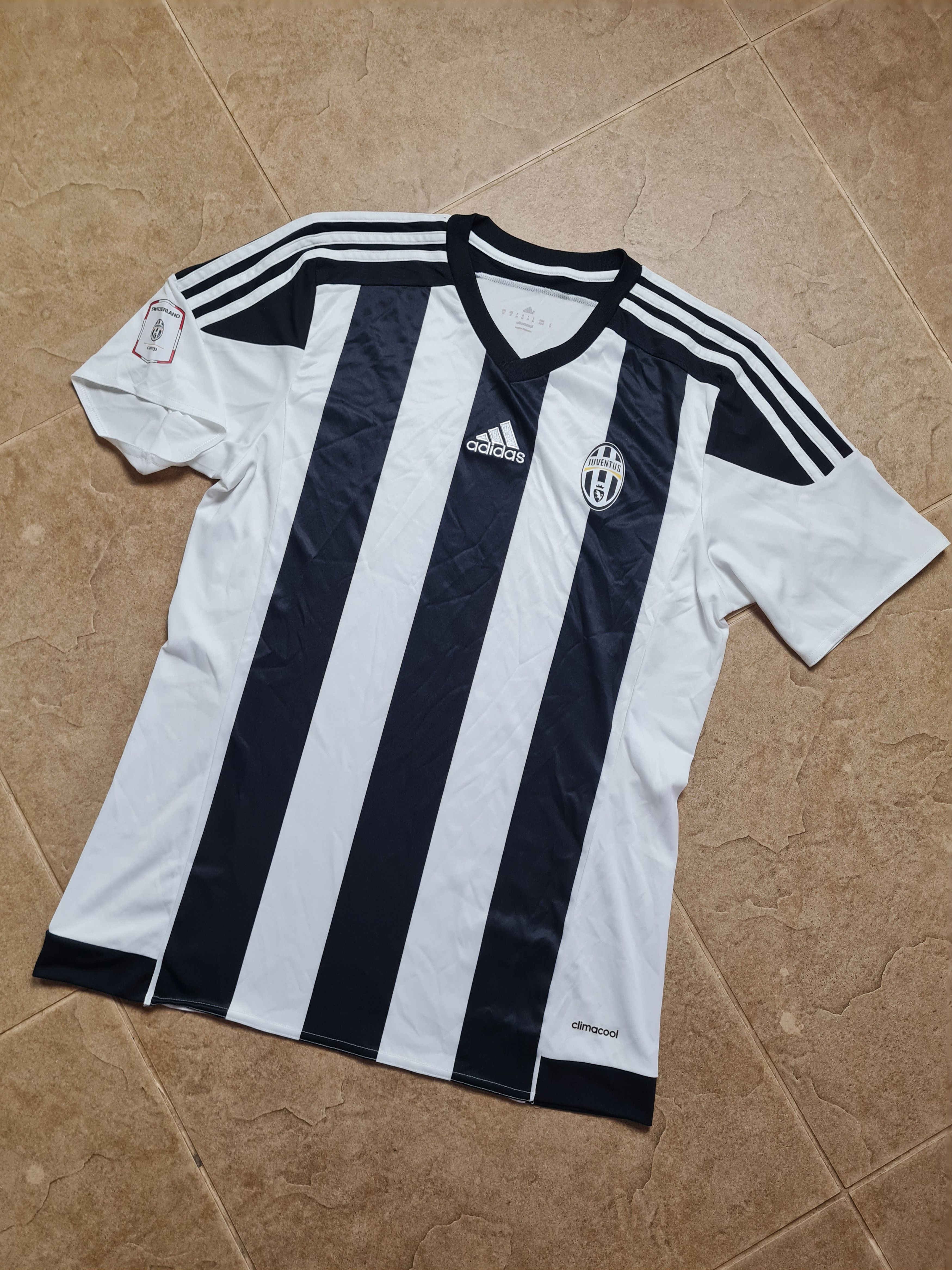 Adidas JUVENTUS 2015-16 HOME FOOTBALL SOCCER JERSEY ACADEMY ADIDAS Size US M / EU 48-50 / 2 - 7 Thumbnail