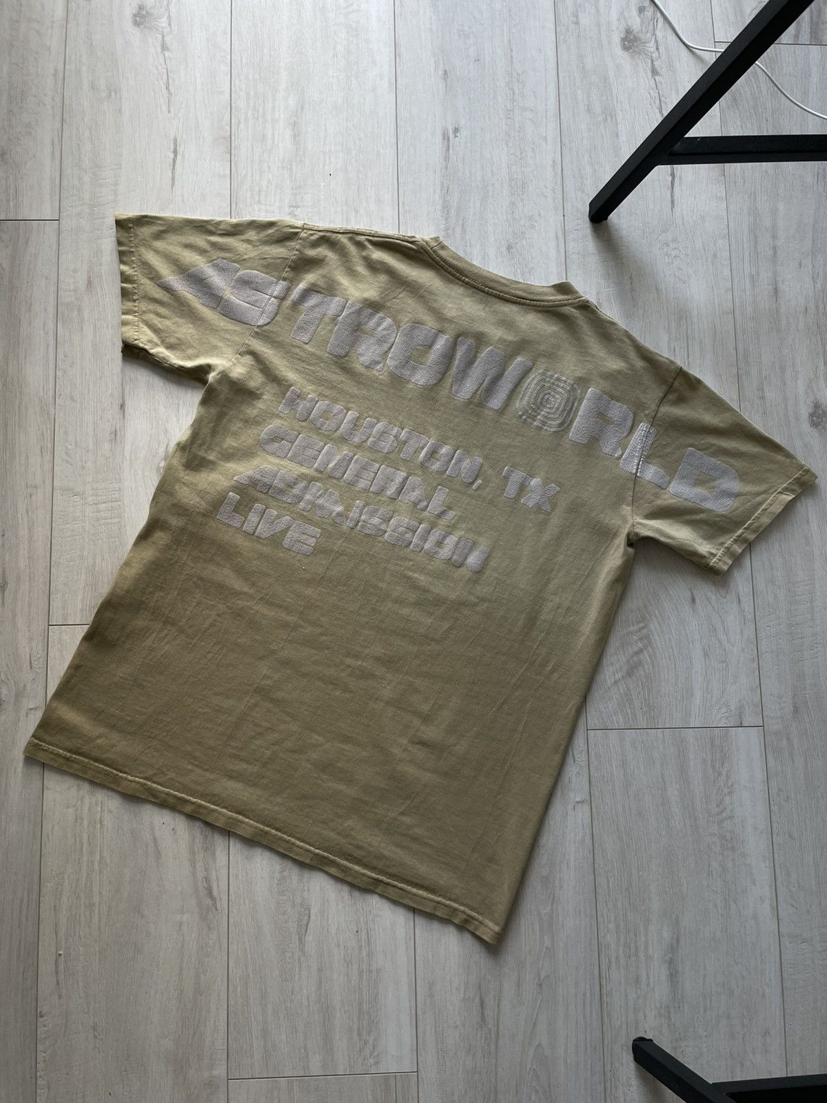 Travis Scott Travis Scott Astroworld Houston 2019 Eye T-Shirt Sun Fade Size US L / EU 52-54 / 3 - 3 Thumbnail